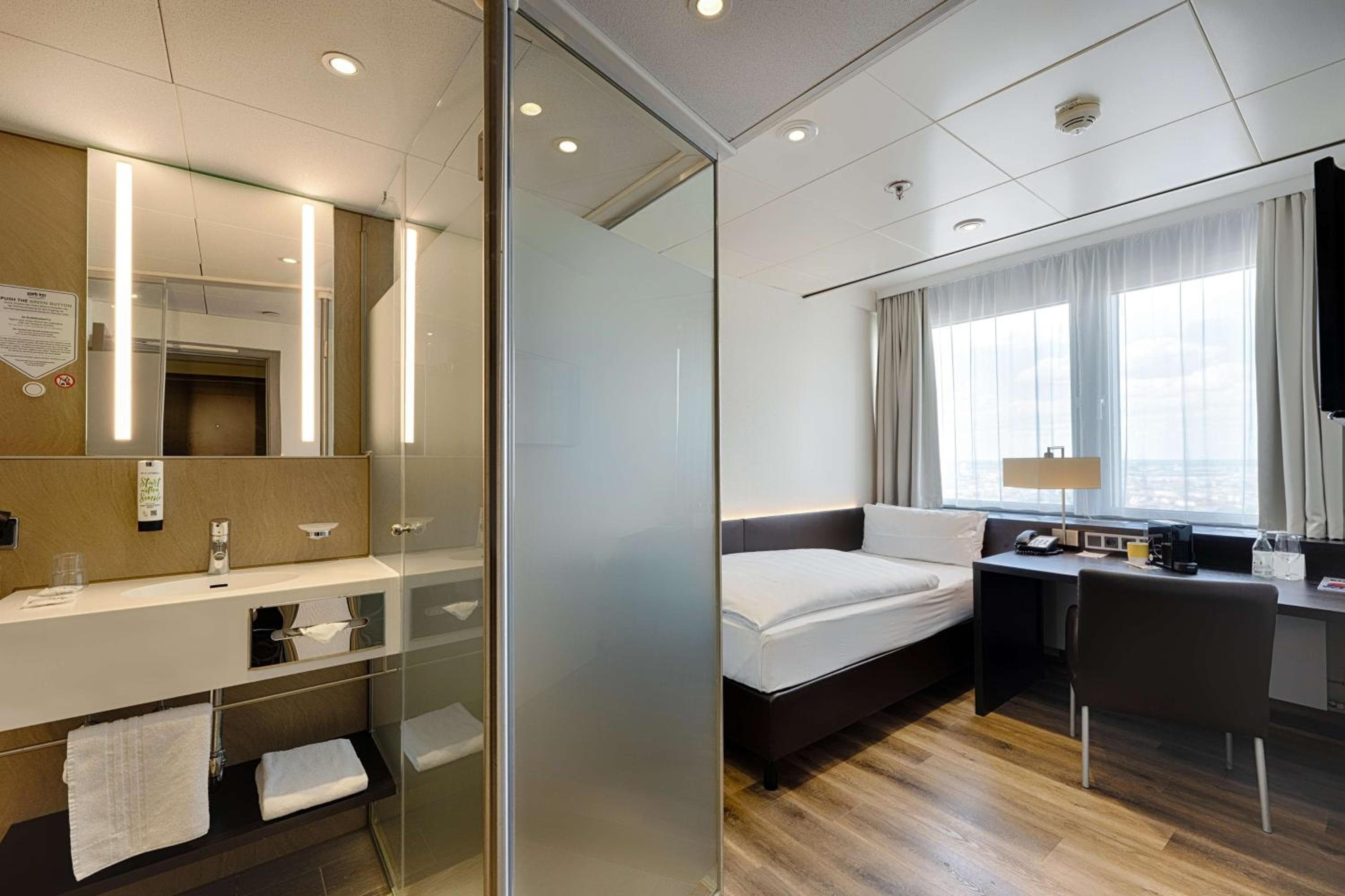 Park Inn by Radisson Berlin Alexanderplatz hotel, Alexanderplatz 7, Berlin, Germany — photo 20