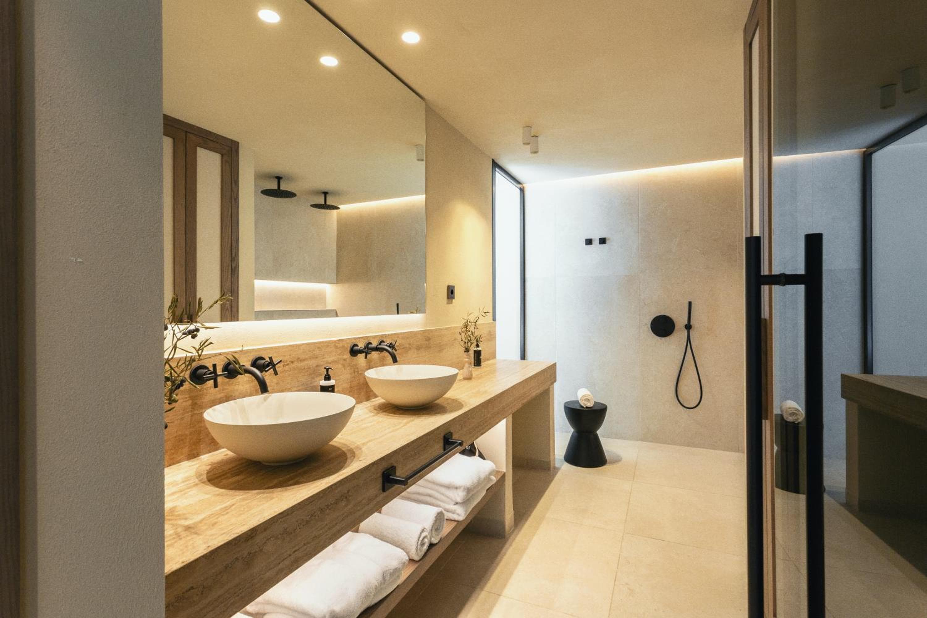 Anfitrión Villas & Suites — 10