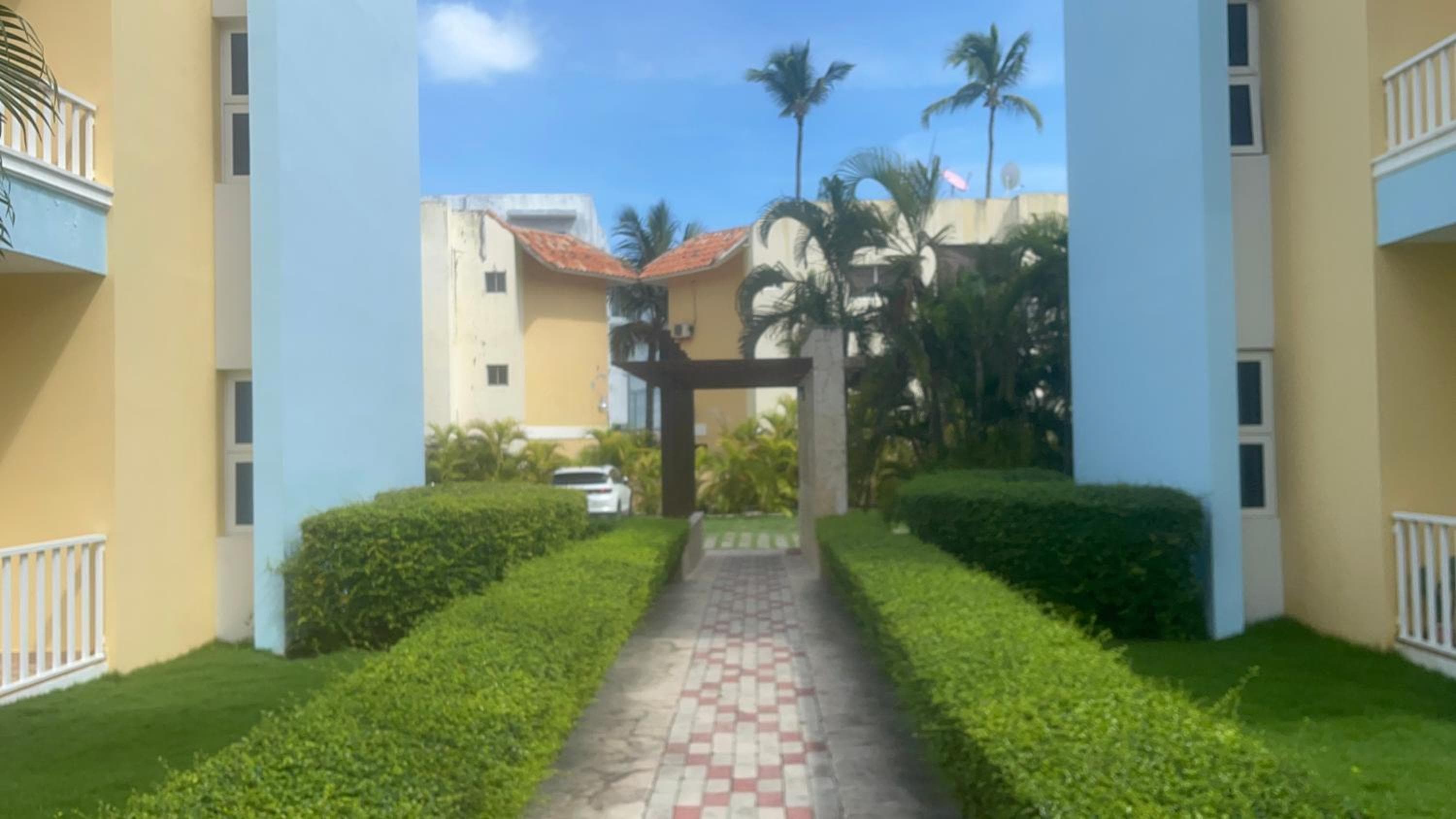 Luxury Beach Penthouse with Pool, BBQ, AC, Wi-Fi, 5-Min Walk to El Cortecito & Bavaro Beaches, Punta Cana — 1