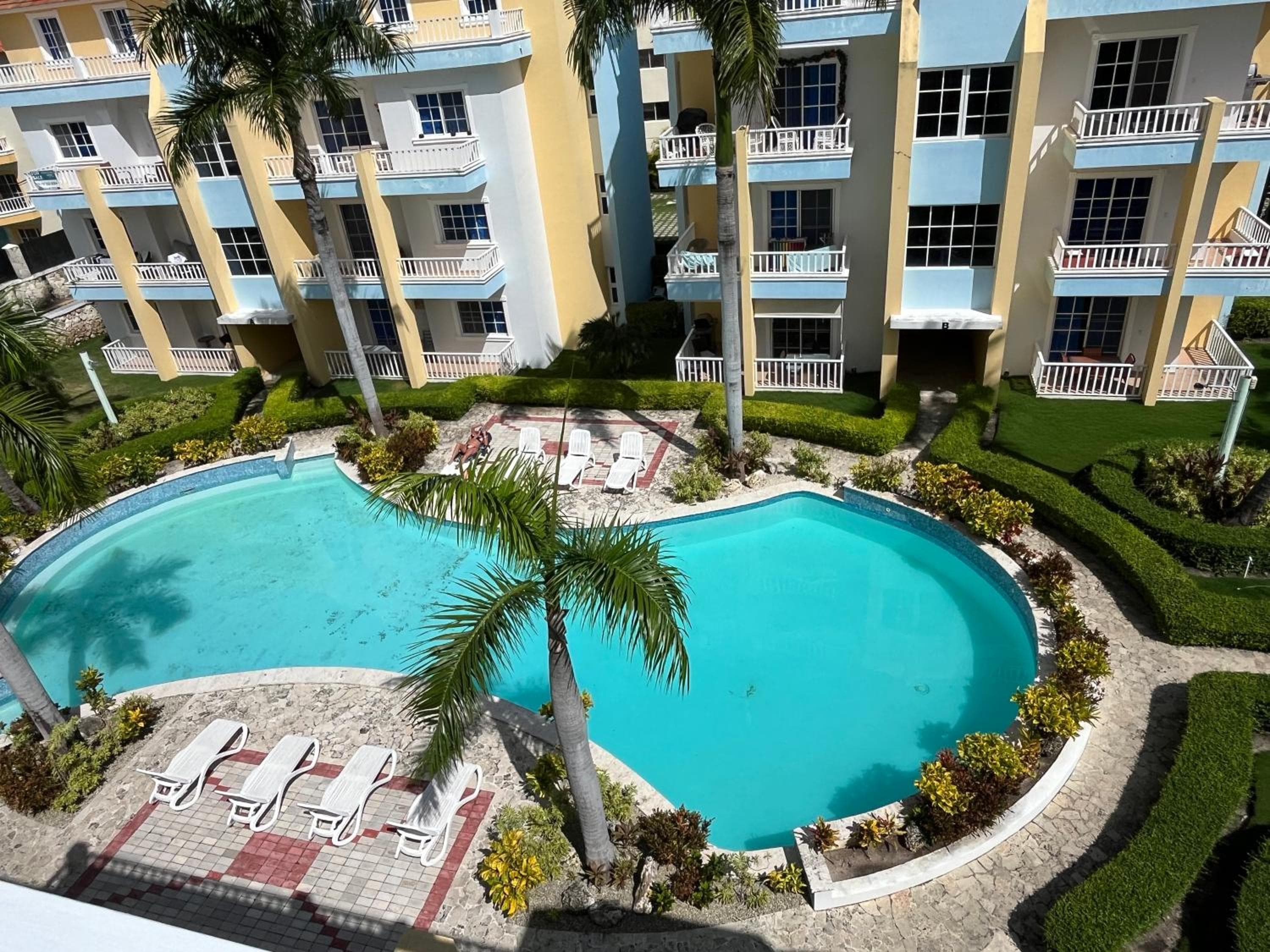 Luxury Beach Penthouse with Pool, BBQ, AC, Wi-Fi, 5-Min Walk to El Cortecito & Bavaro Beaches, Punta Cana — 2