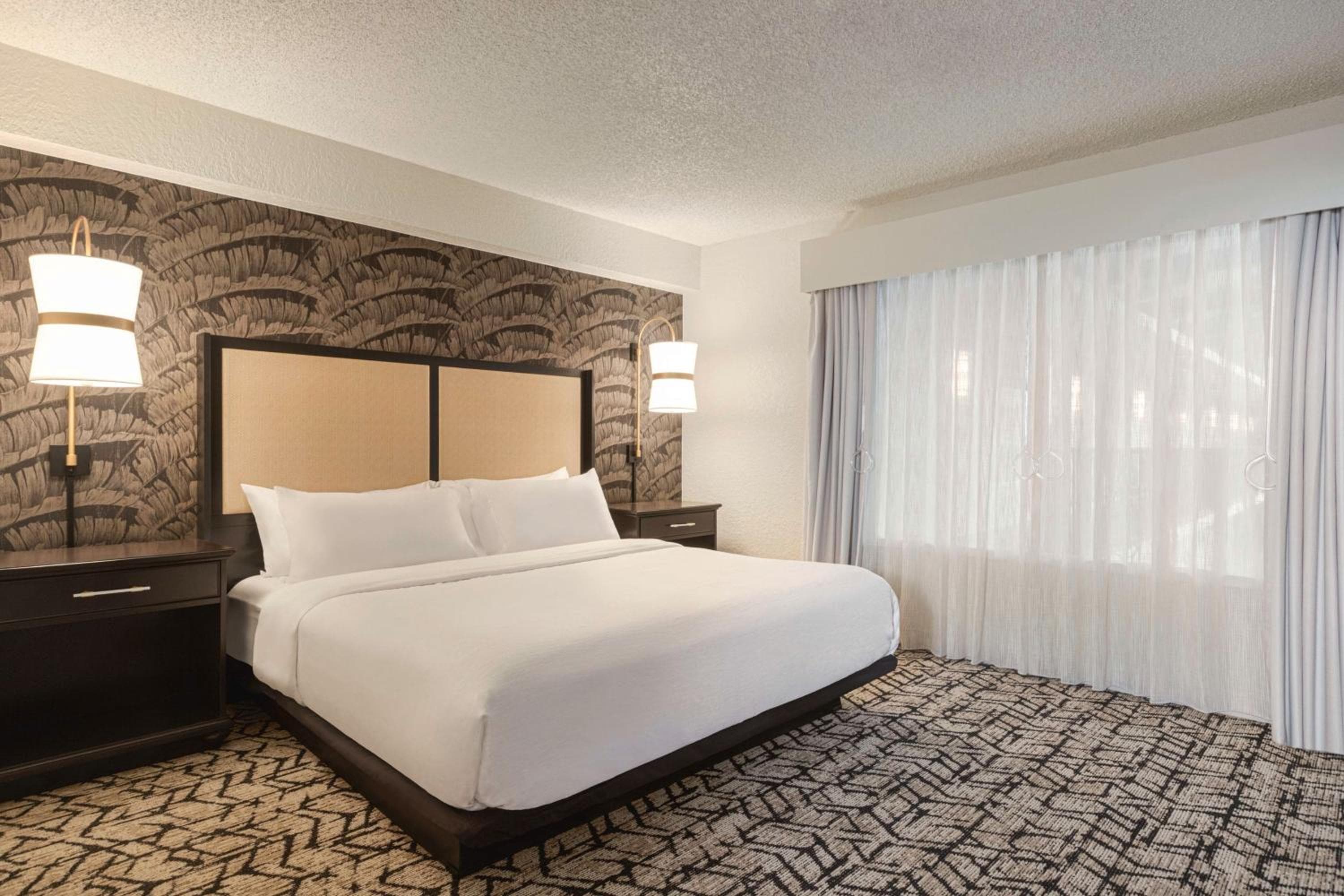 Embassy Suites by Hilton Fort Lauderdale 17th Street — 17