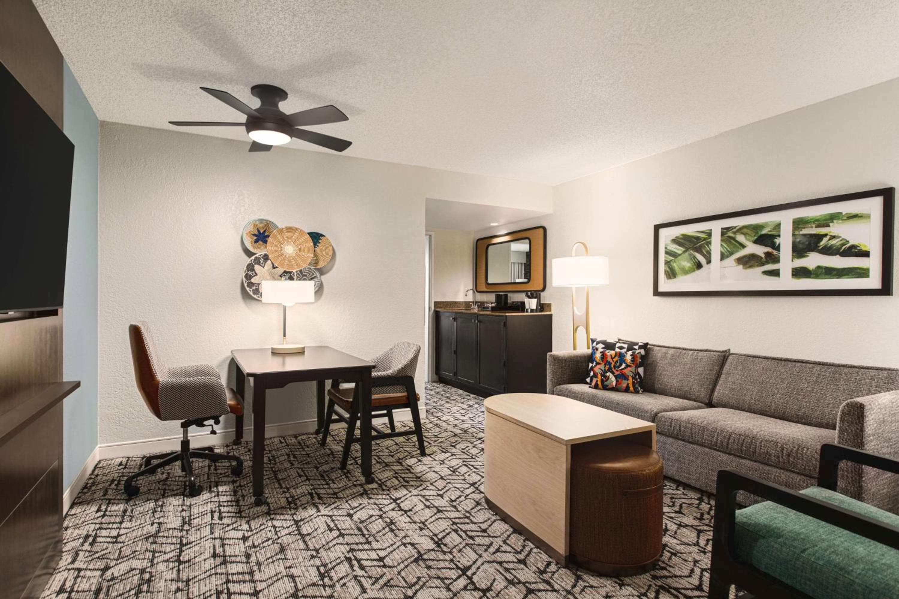 Embassy Suites by Hilton Fort Lauderdale 17th Street — 18