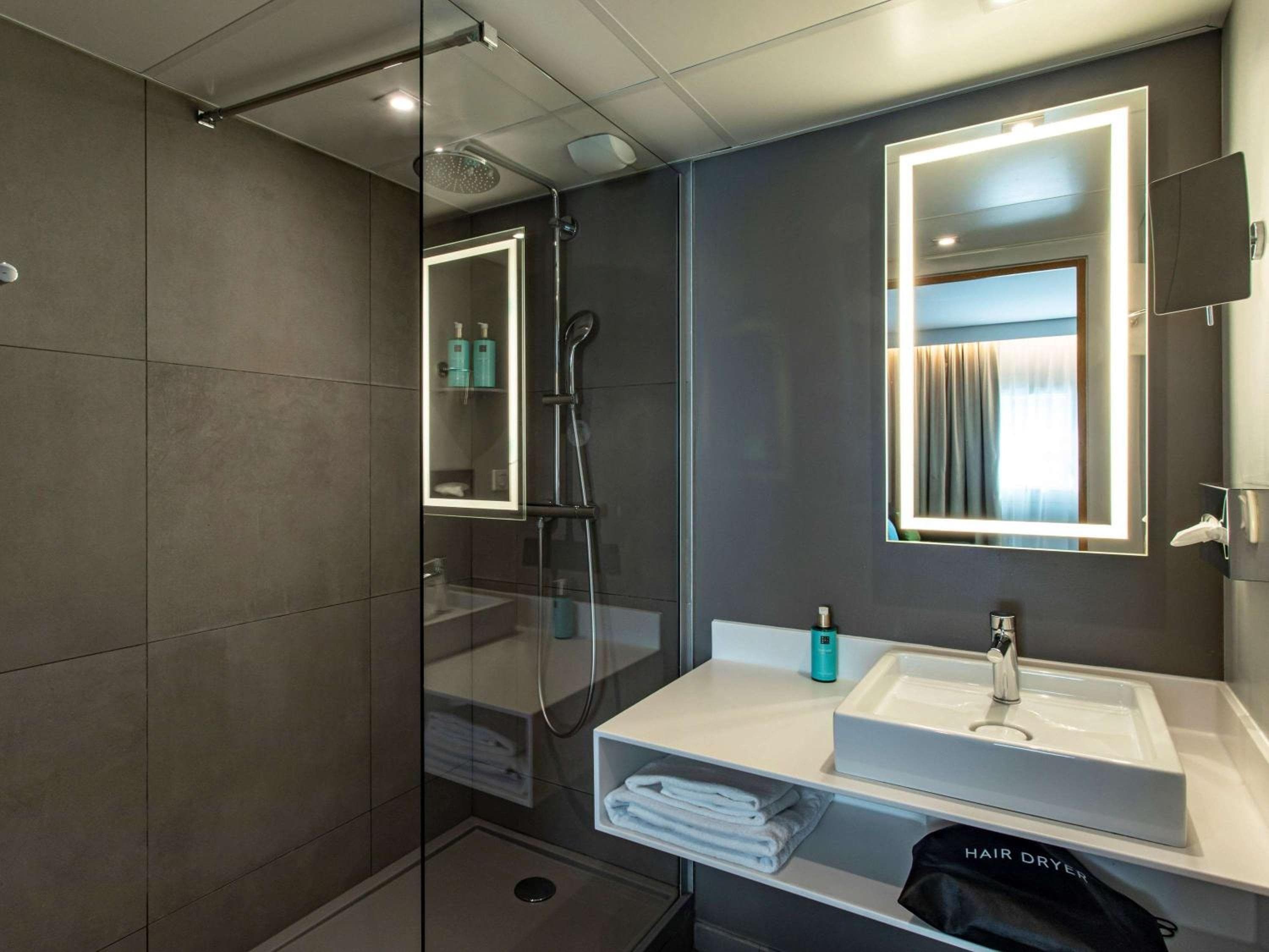 Novotel Paris 14 Porte d'Orléans — 18