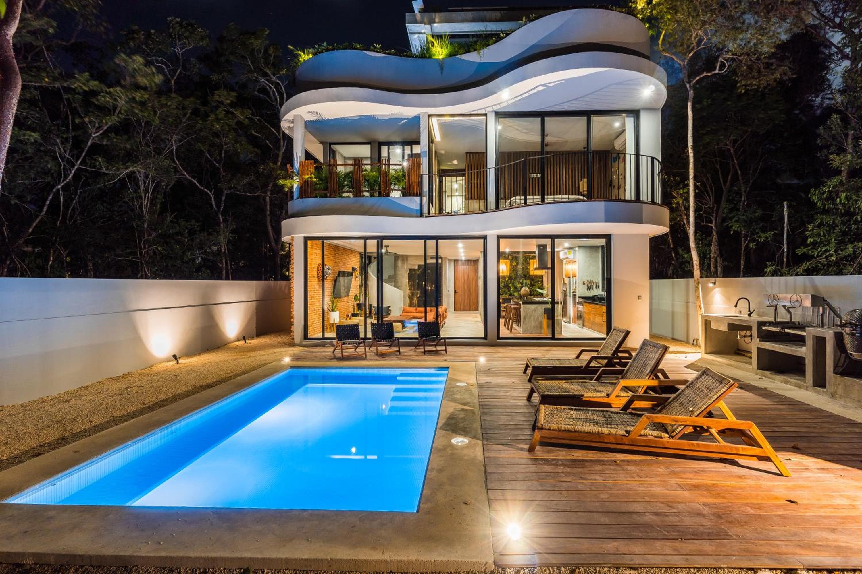 Luxury 4BR Eco Villa 10ppl Outdoor Pizza Oven - Private Pool & Jacuzzi — 29