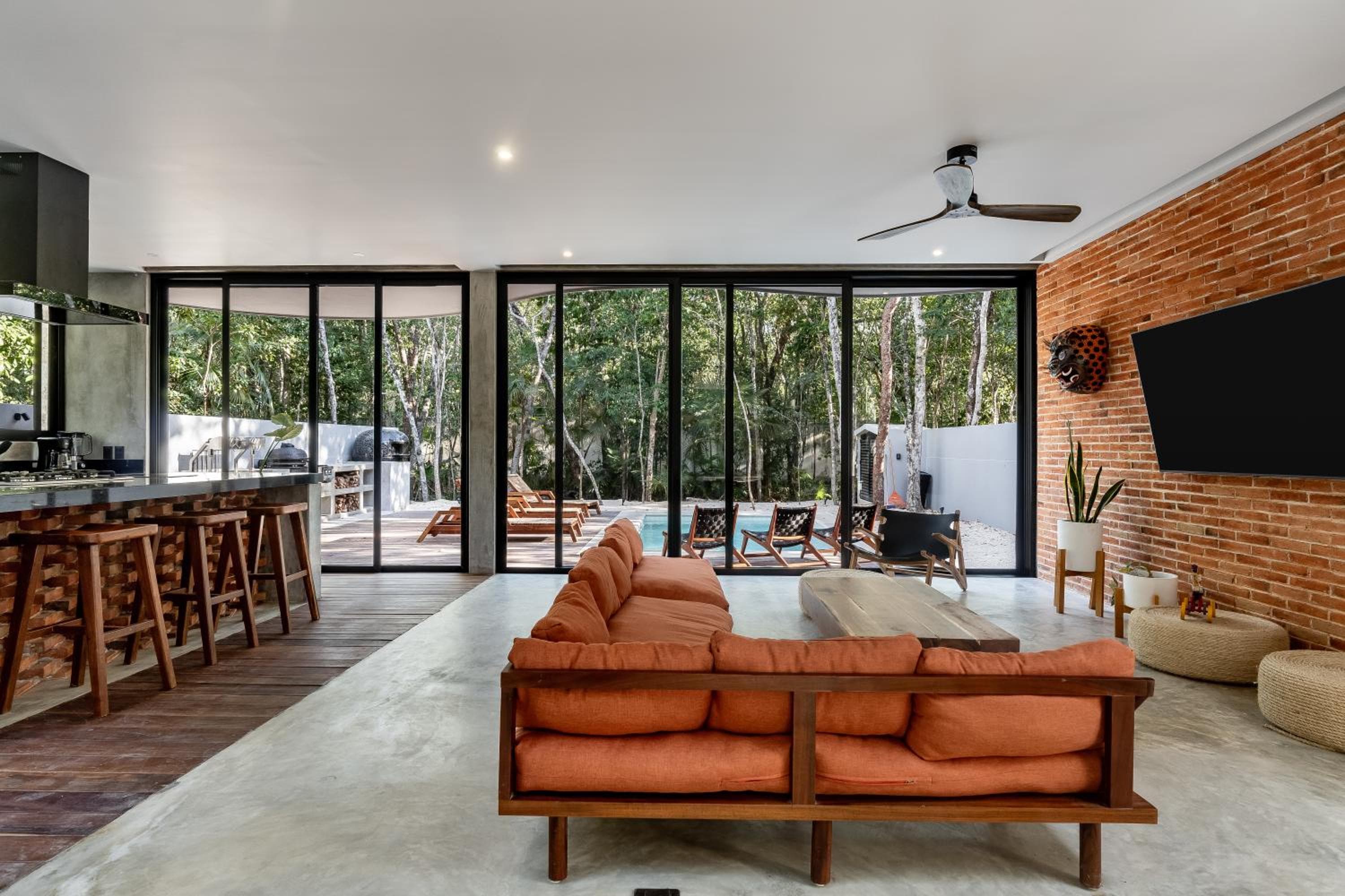 Luxury 4BR Eco Villa 10ppl Outdoor Pizza Oven - Private Pool & Jacuzzi — 18