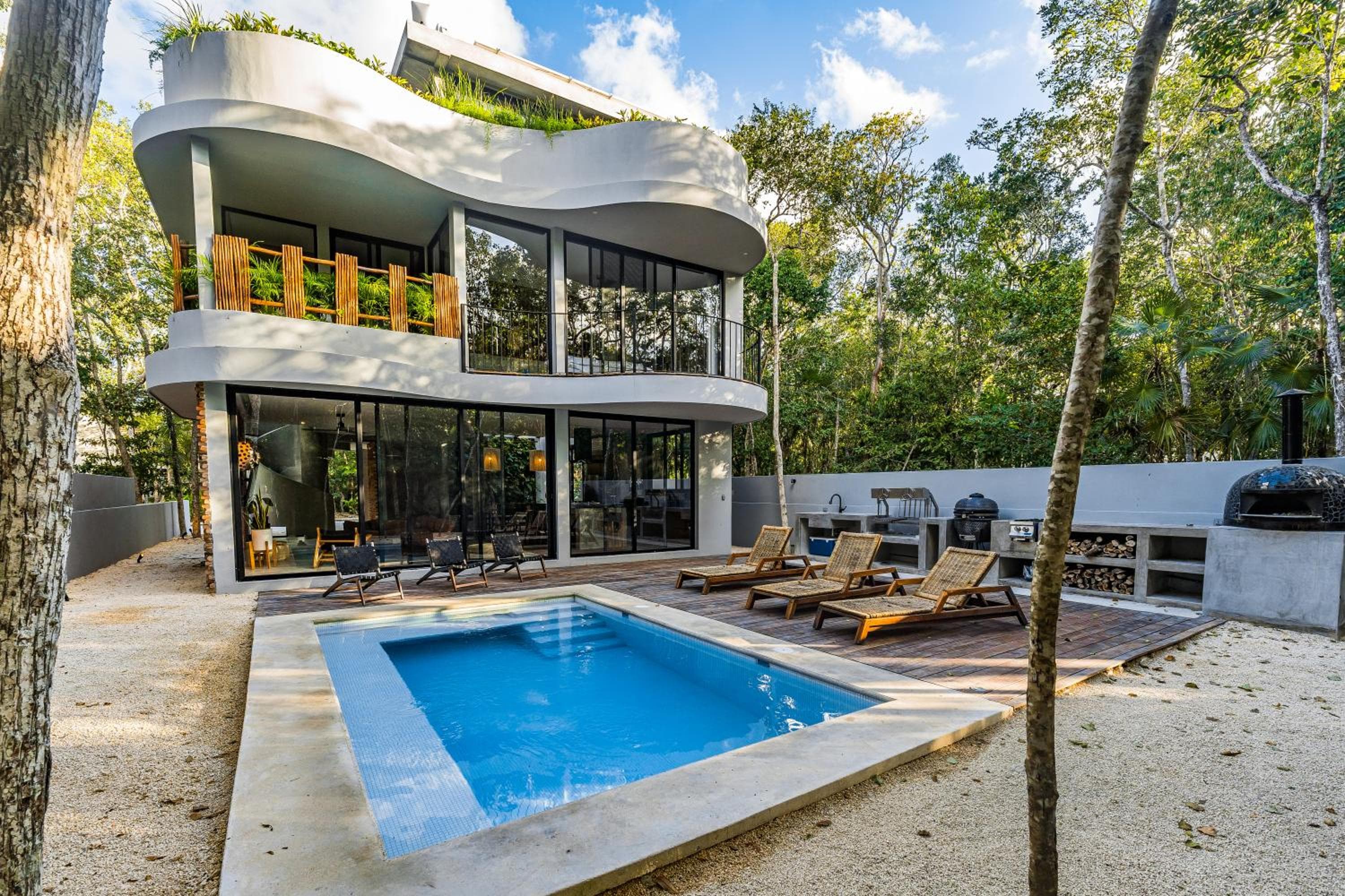 Luxury 4BR Eco Villa 10ppl Outdoor Pizza Oven - Private Pool & Jacuzzi — 19