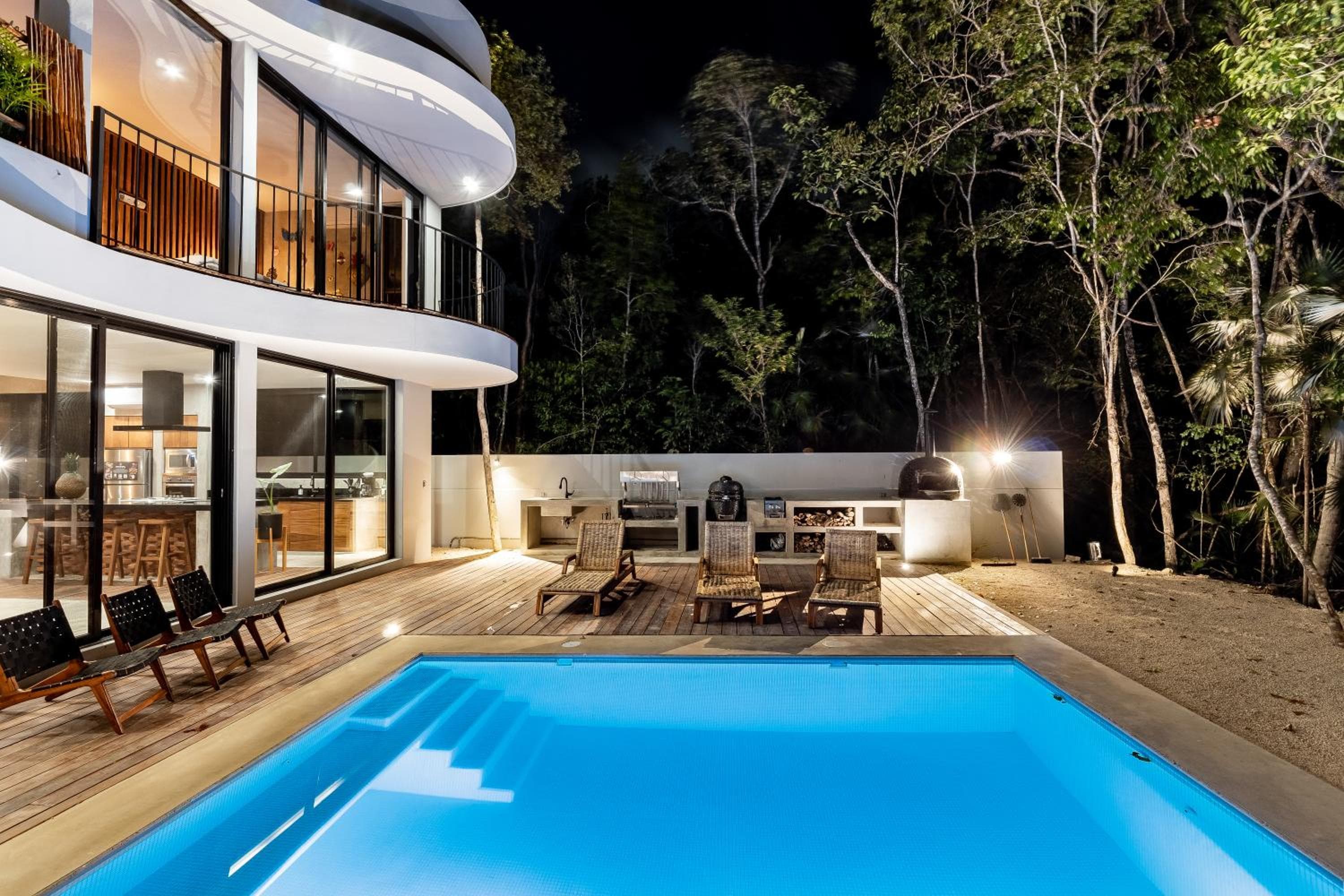 Luxury 4BR Eco Villa 10ppl Outdoor Pizza Oven - Private Pool & Jacuzzi — 22