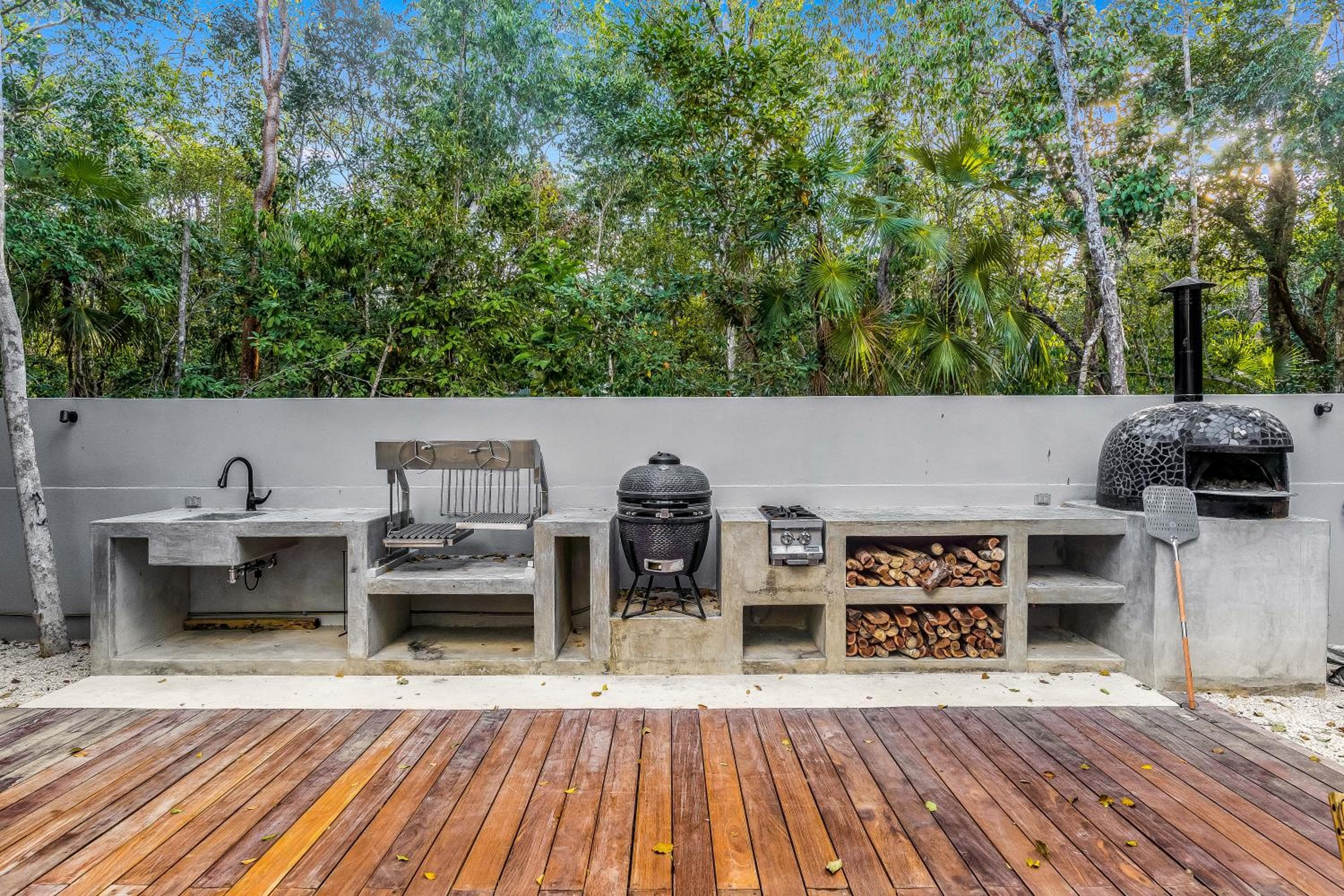 Luxury 4BR Eco Villa 10ppl Outdoor Pizza Oven - Private Pool & Jacuzzi — 26
