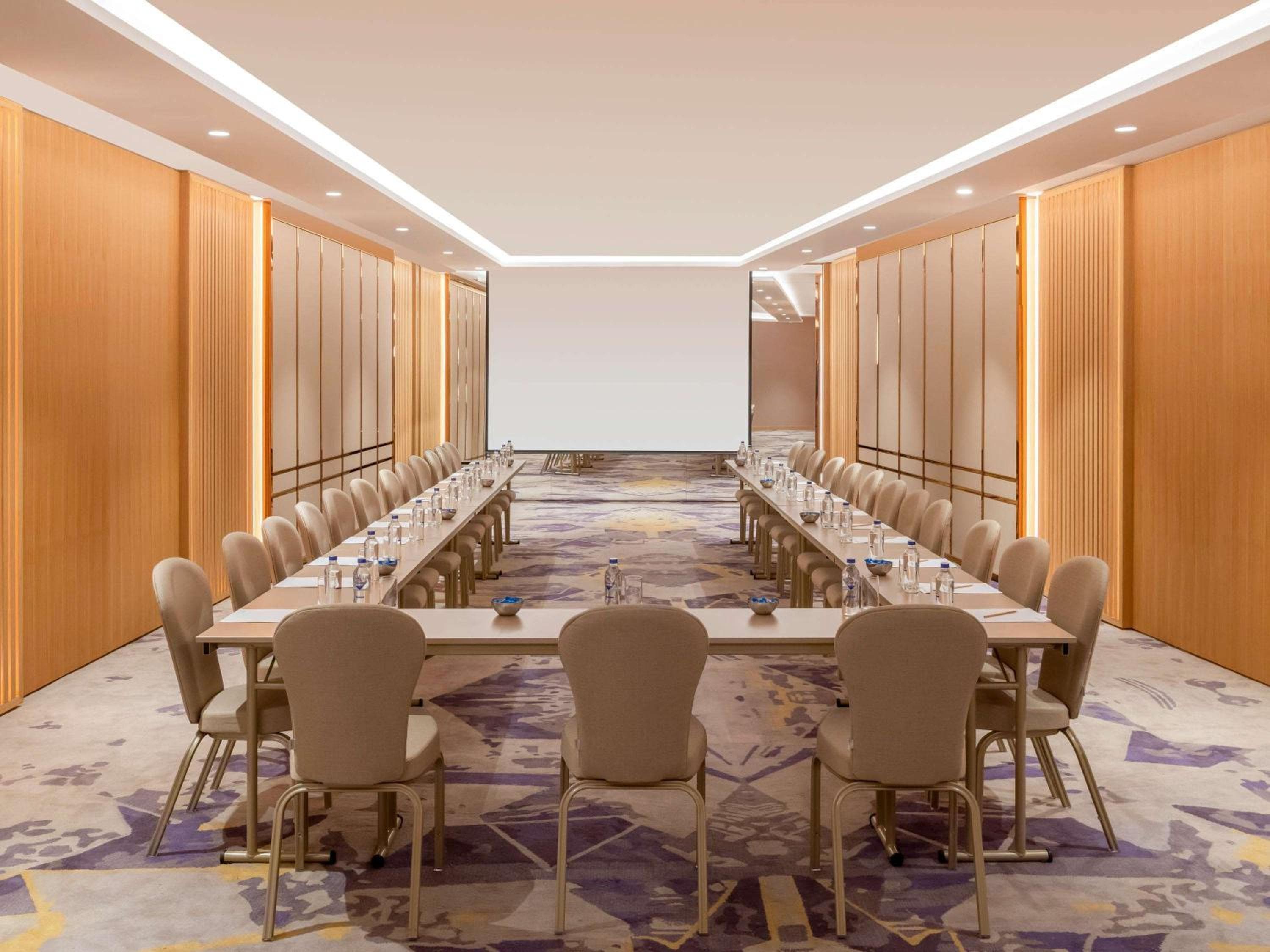 Mövenpick Hotel Istanbul Bosphorus — 26