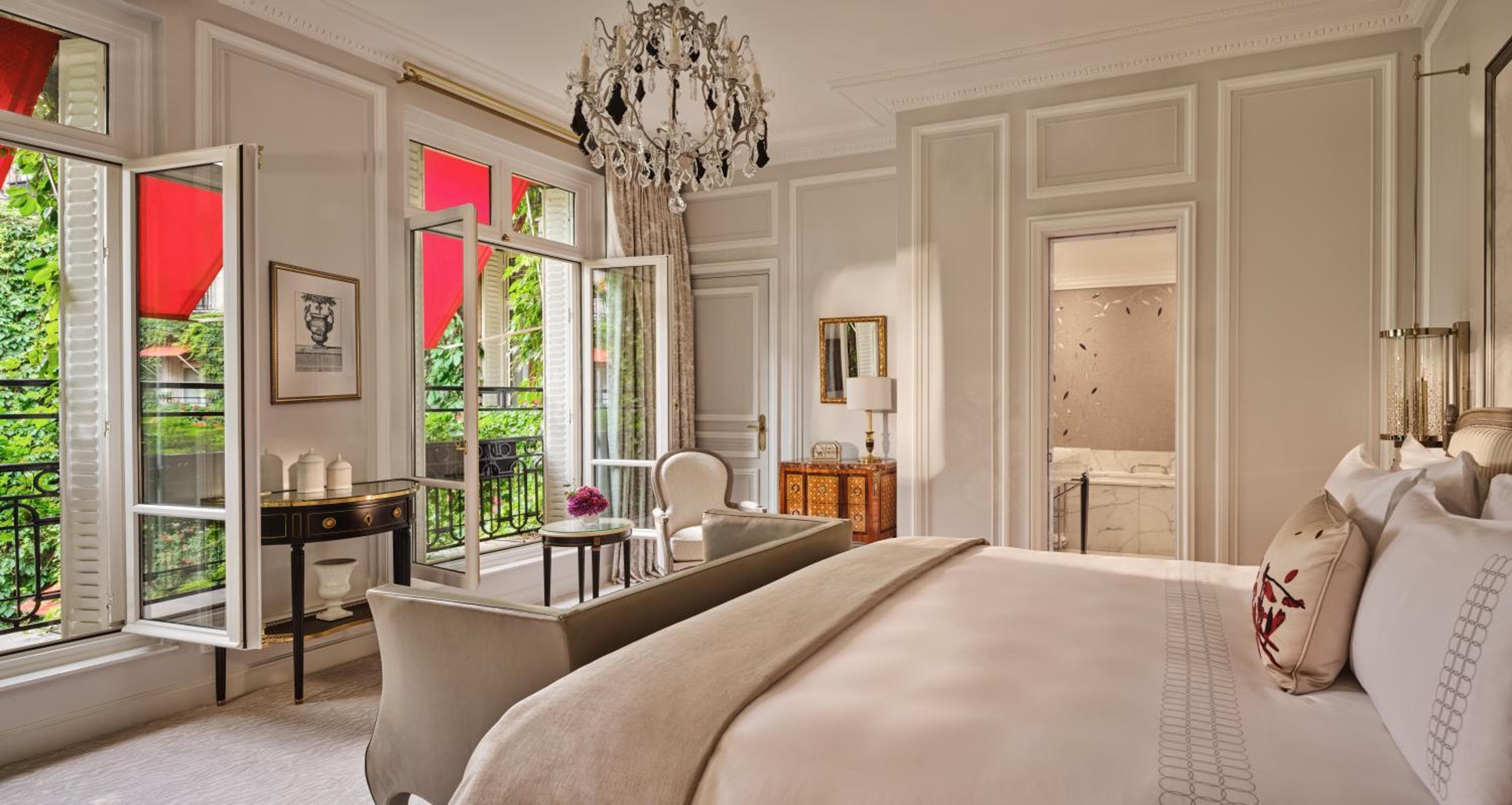 Hôtel Plaza Athénée - Dorchester Collection — 30