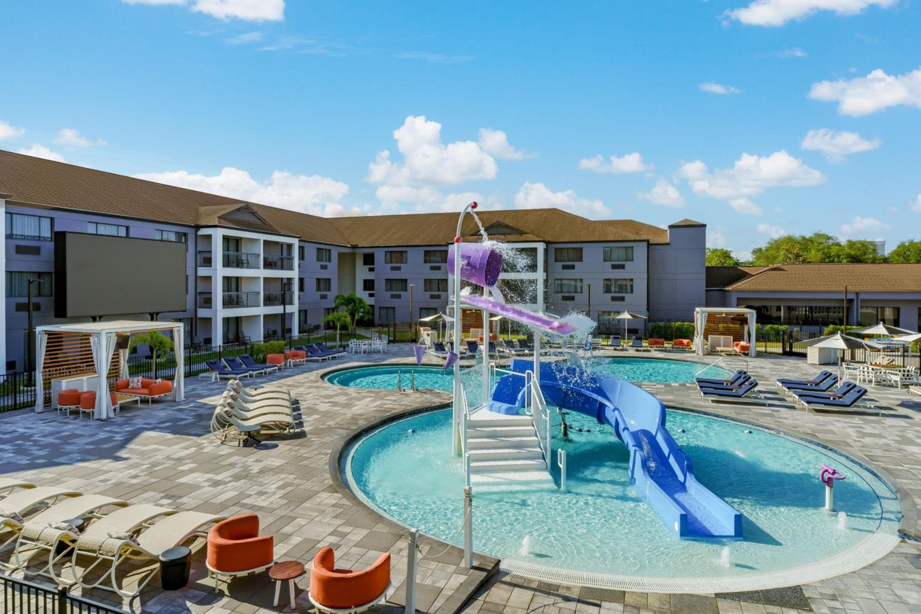 Courtyard by Marriott Orlando Lake Buena Vista at Vista Centre — 14