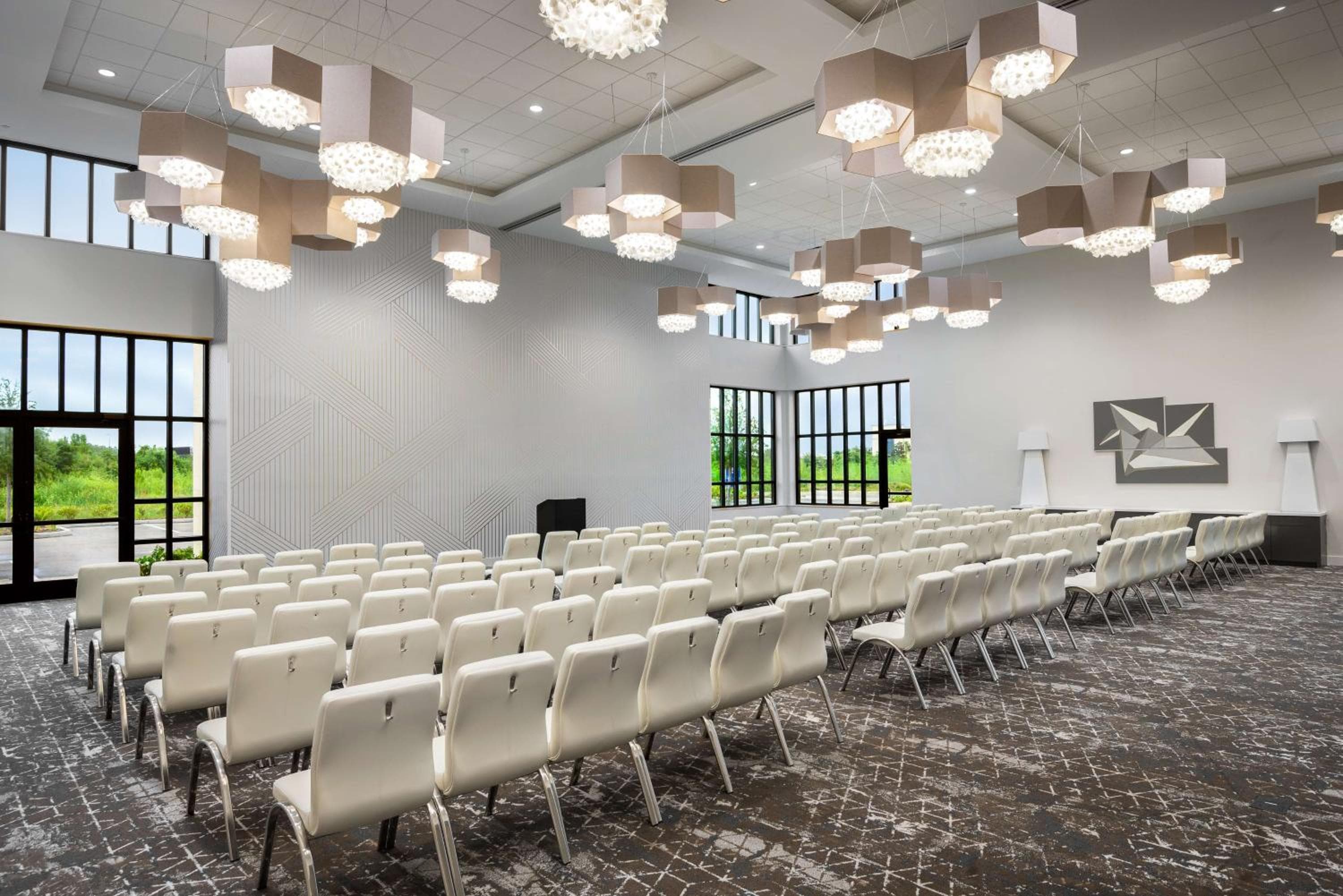 Hilton Garden Inn Orlando I-4 Millenia Blvd Mall — 12