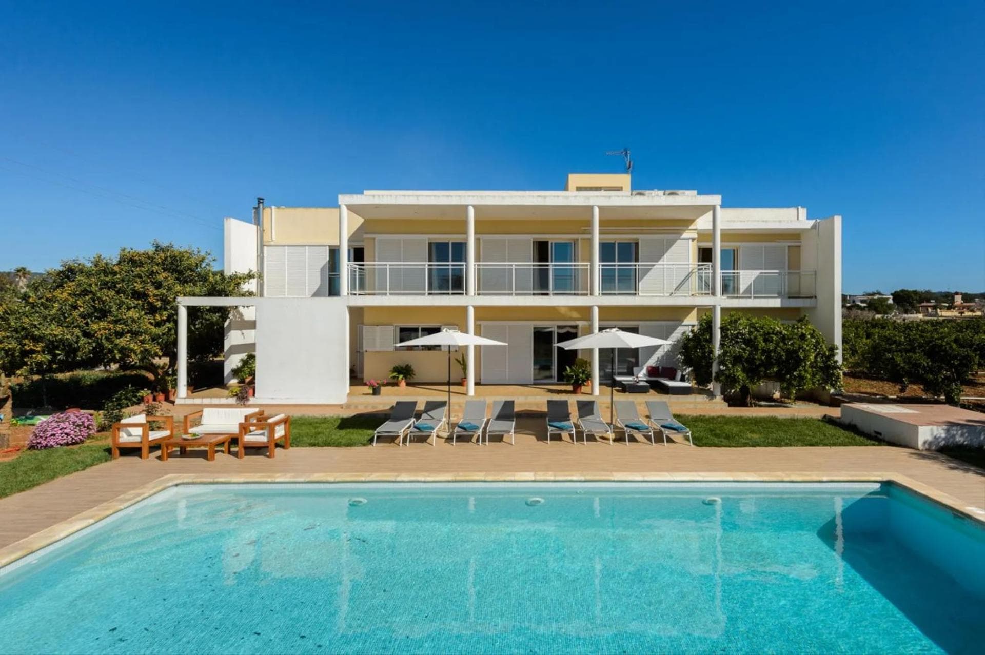 New! Villa Margarita — 1