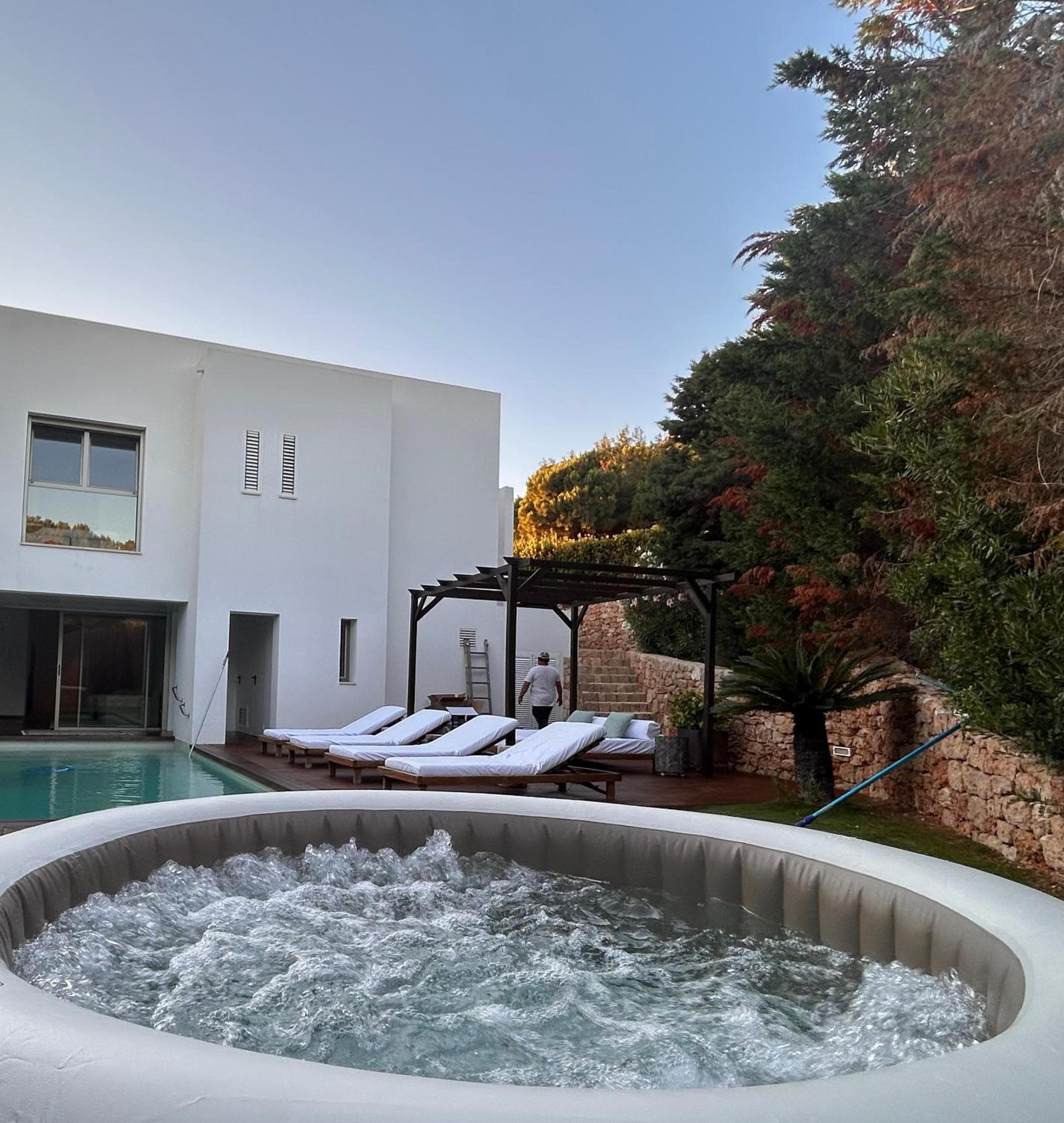 Can Sea Views — 15