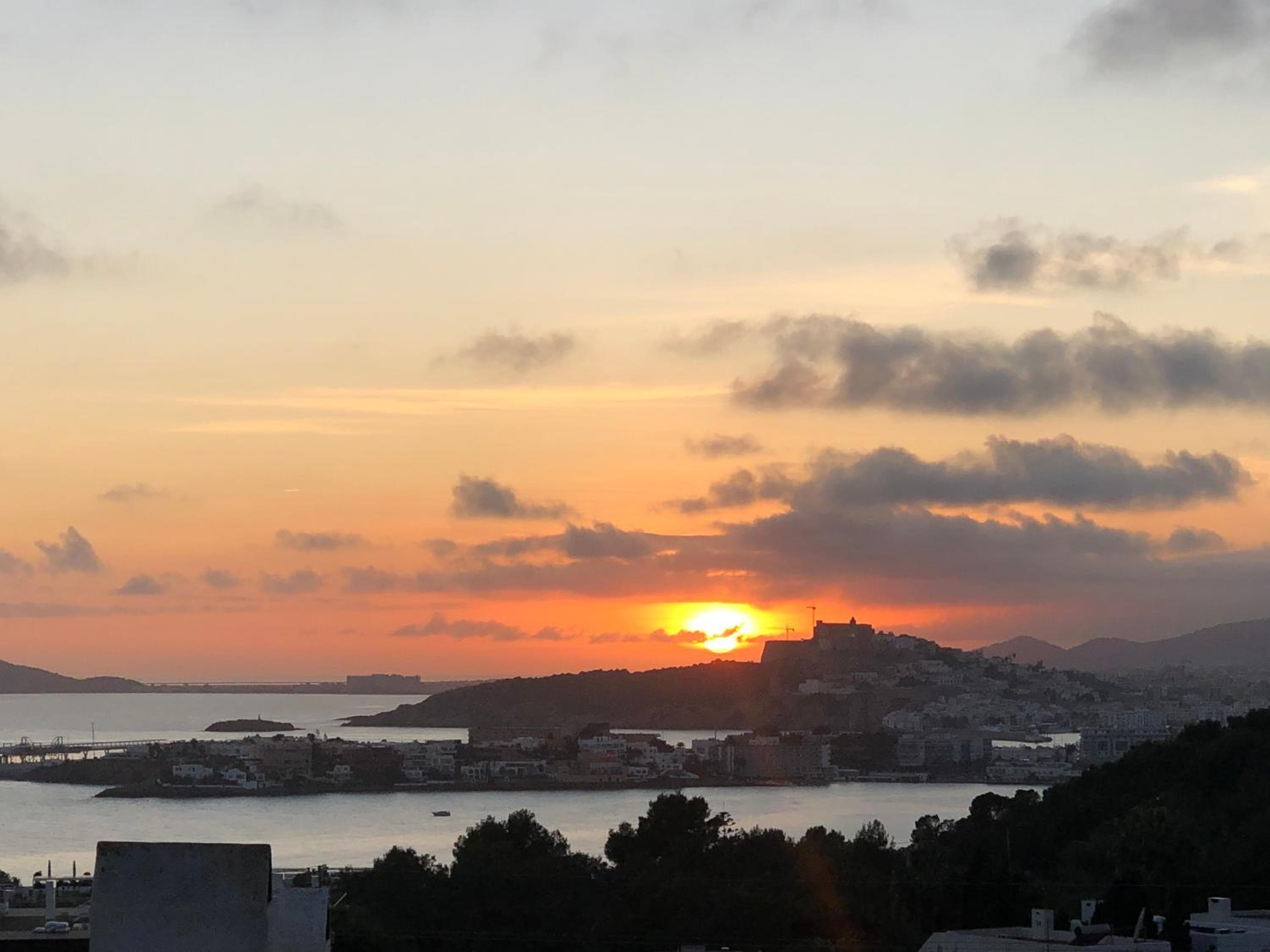 Can Sea Views — 1
