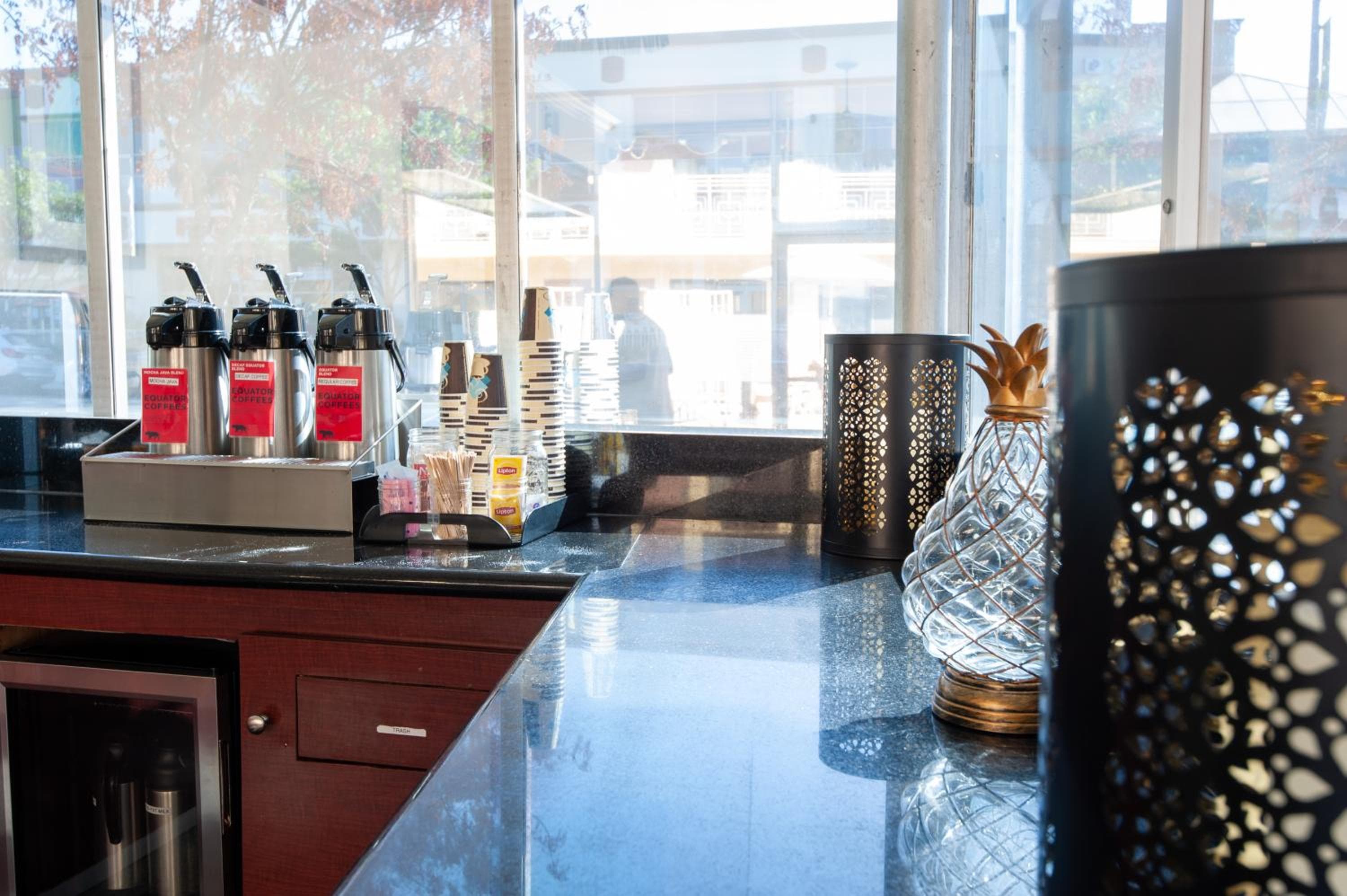 Studio City Court Yard Hotel — 13