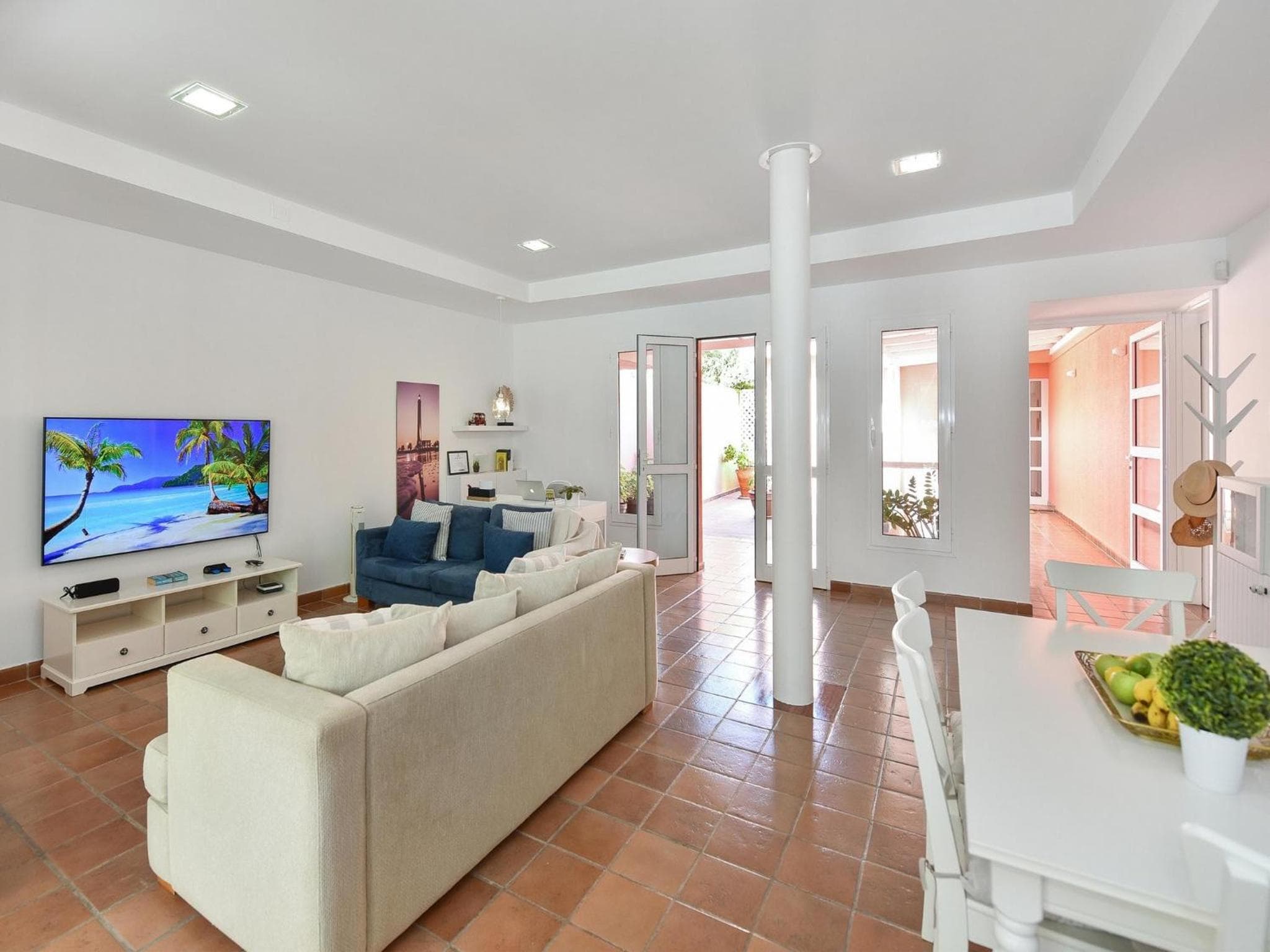Villa Maspalomas Lux | Luxury Retreat in Gran Canaria | Private Heated Pool | Wonderdul Terrace with Dining Area and BBQ | Minutes from Popular areas of Ma — 5