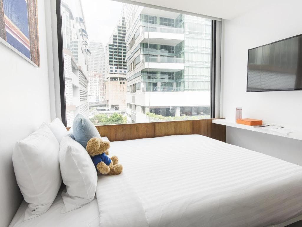 S Box Sukhumvit Hotel — 20