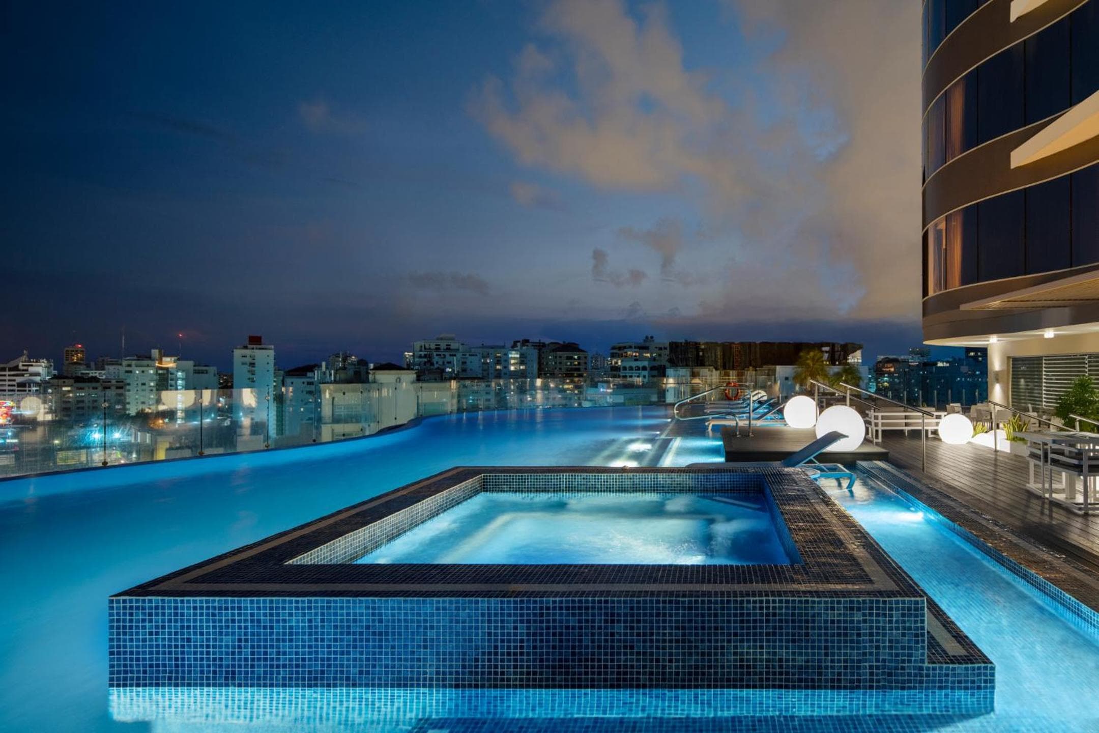 Embassy Suites by Hilton Santo Domingo — 14