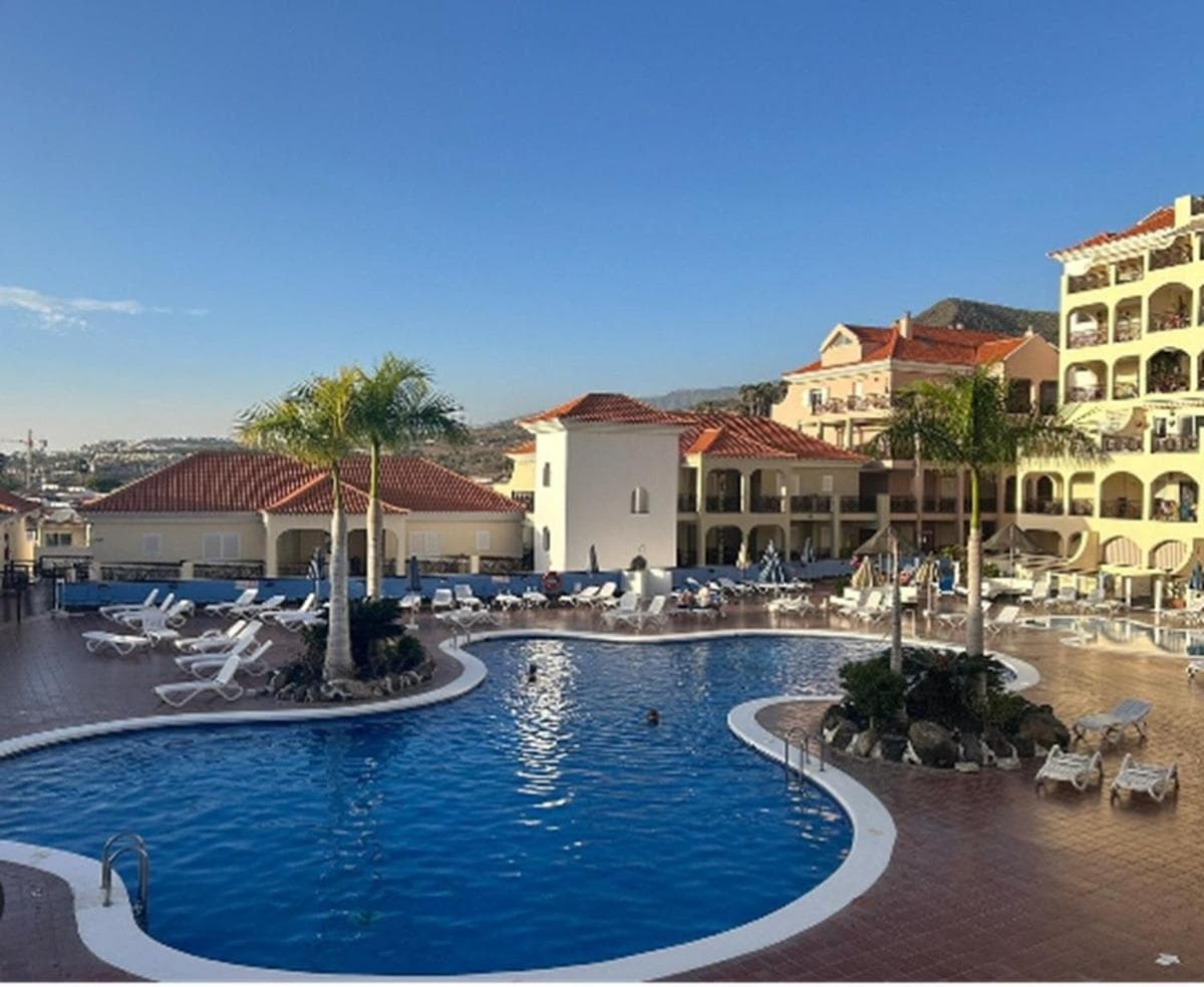 Best Summer dream with heated pool and wifi — 1