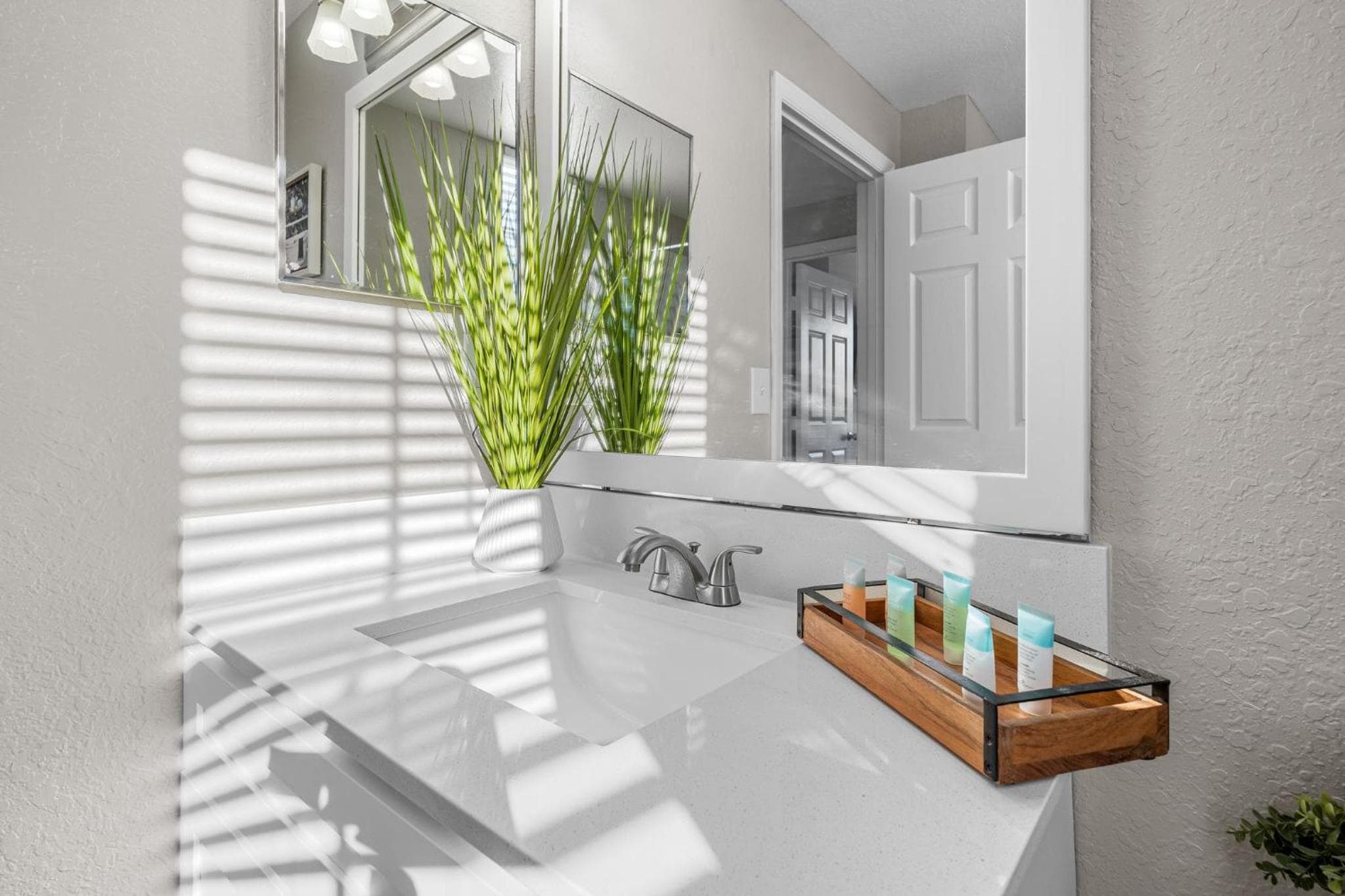 Cozy 3br2ba- Minutes To Airport & Westchase #5 — 27