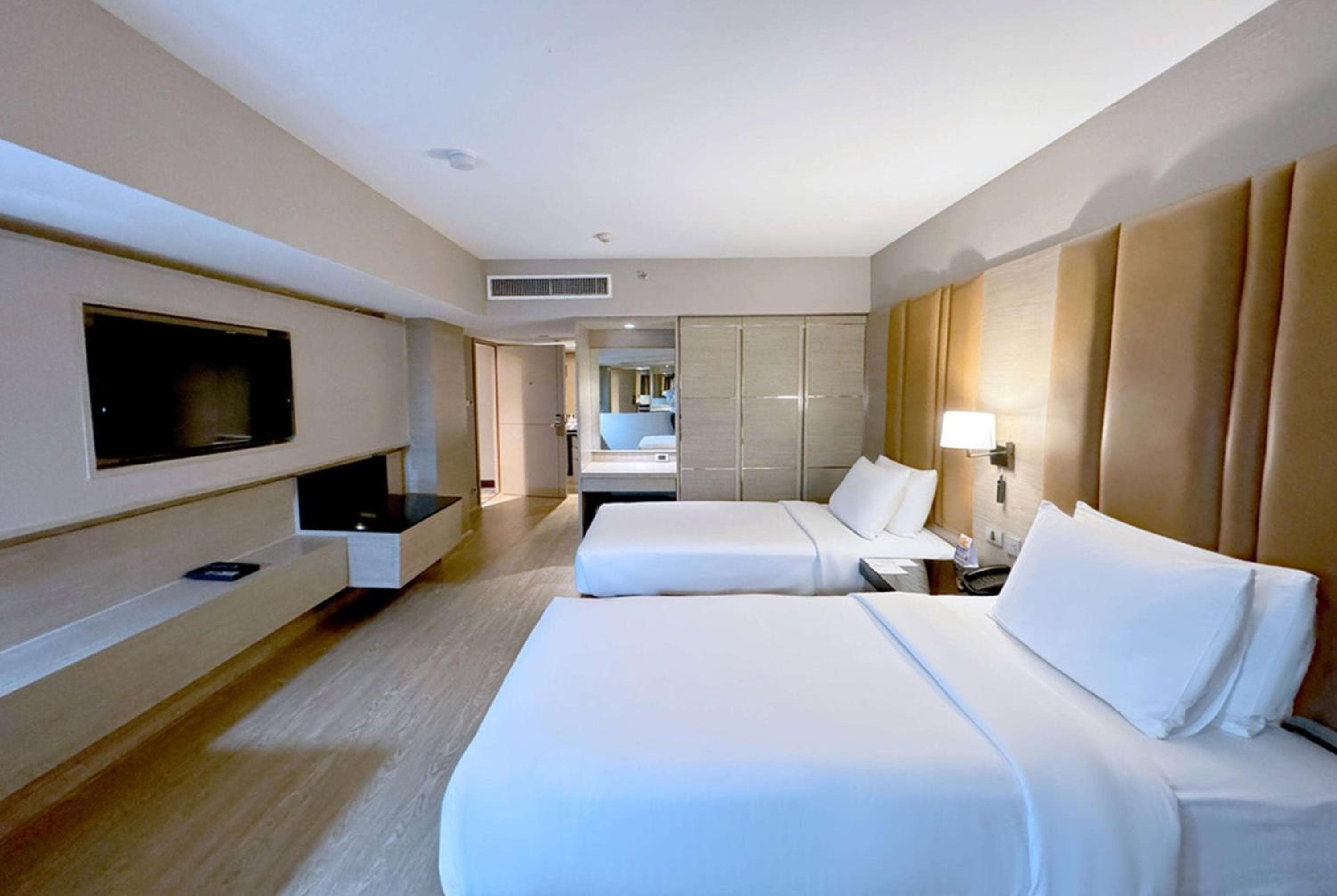 Ramada Graand Swiss Sukhumvit 11 — 11