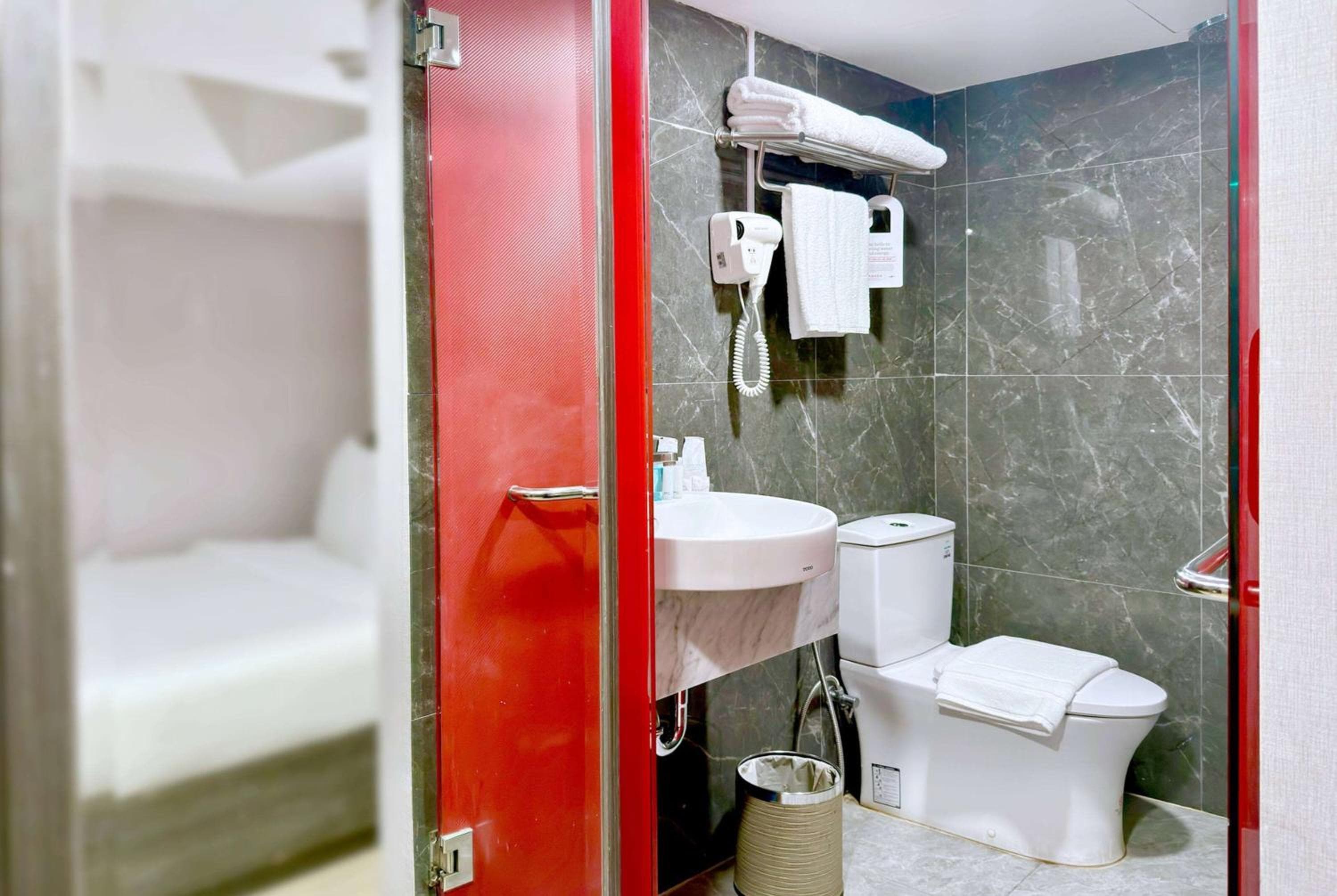 Ramada Graand Swiss Sukhumvit 11 — 24
