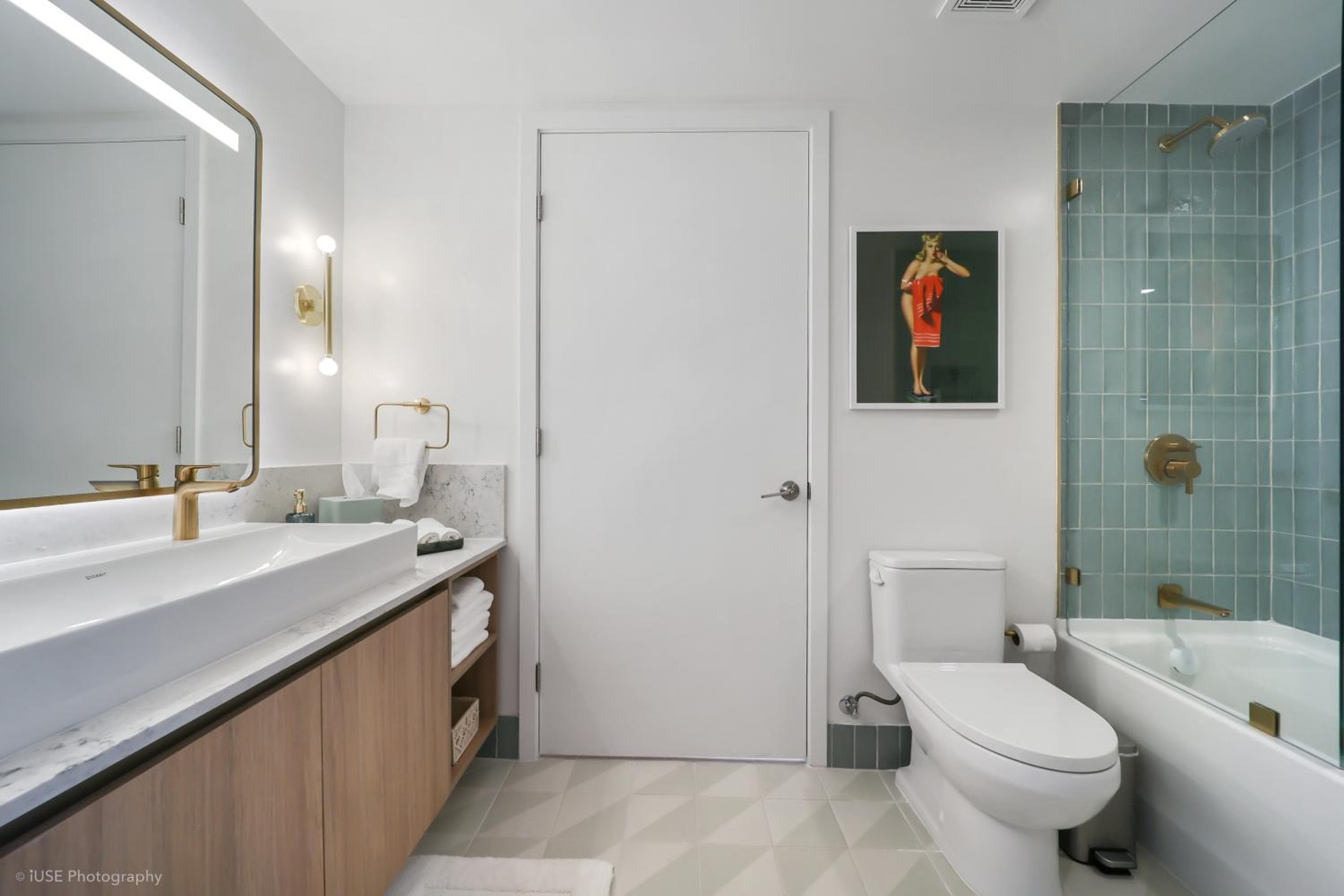 New unit 28th Floor with Unbeatable Bayside Views — 10
