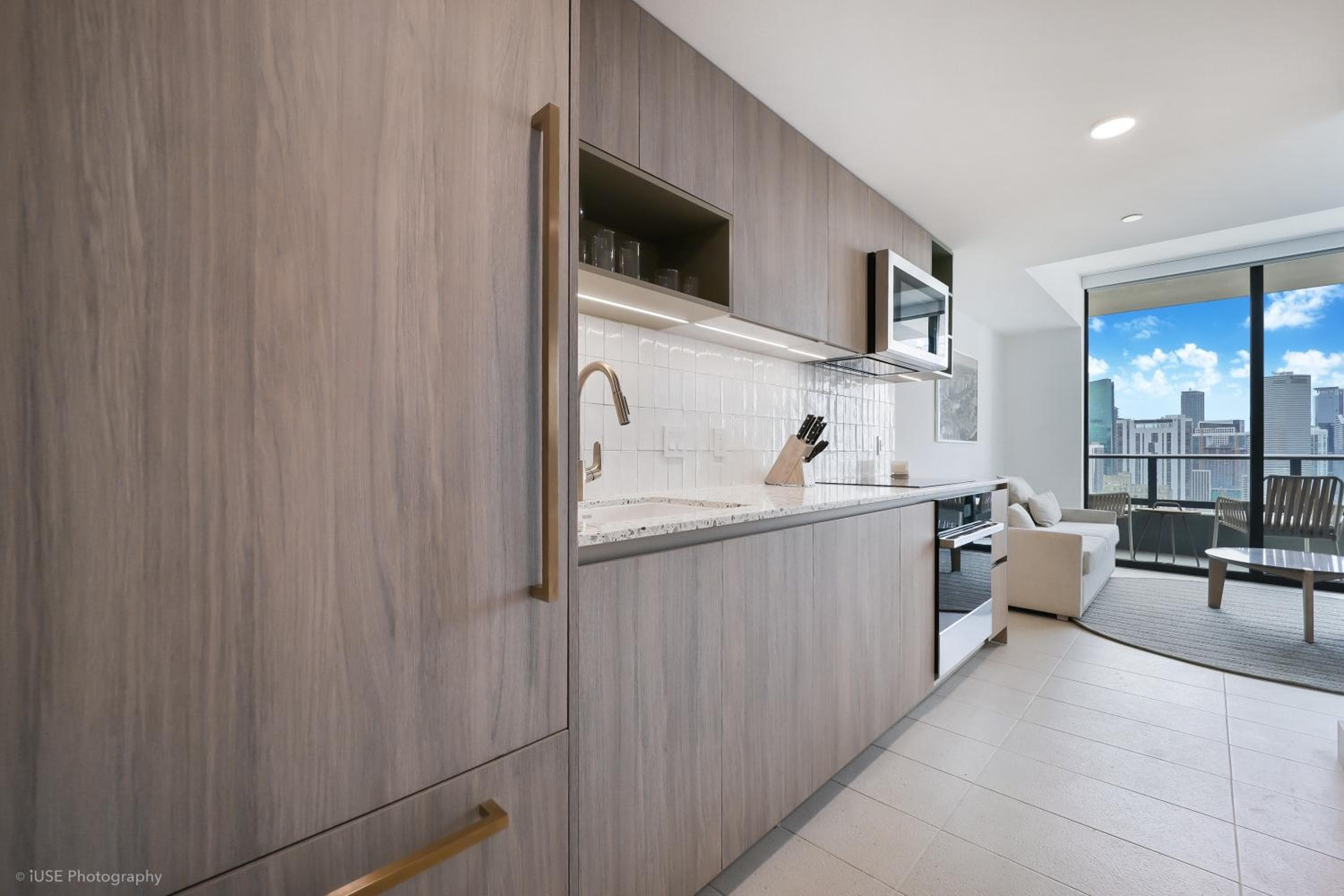 New unit 28th Floor with Unbeatable Bayside Views — 17