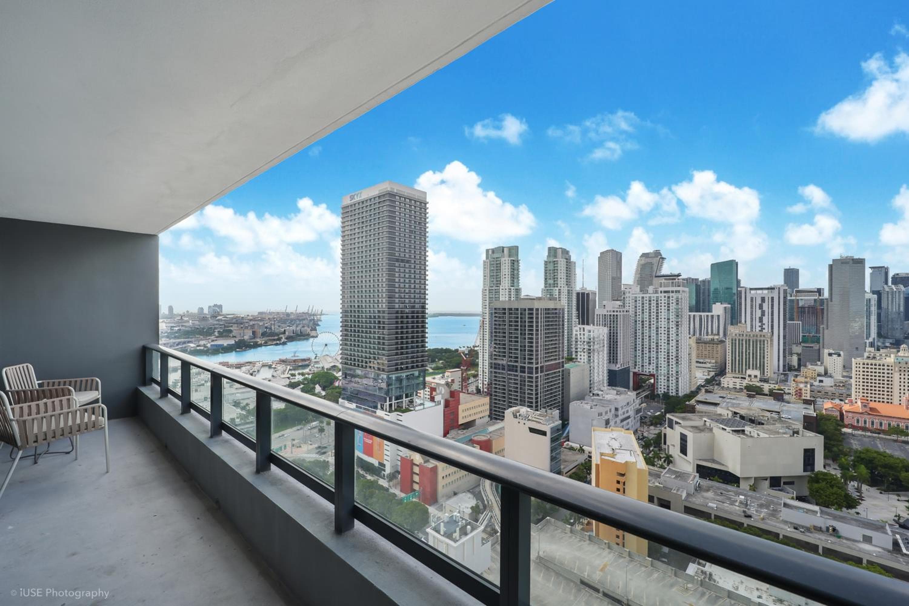 New unit 28th Floor with Unbeatable Bayside Views — 1