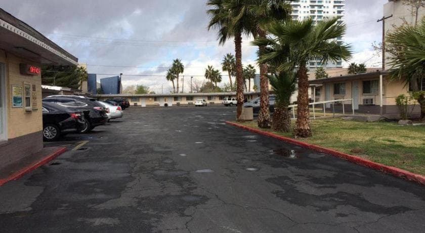 OYO Gateway Motel Las Vegas North Strip/Fremont St. Area — 13