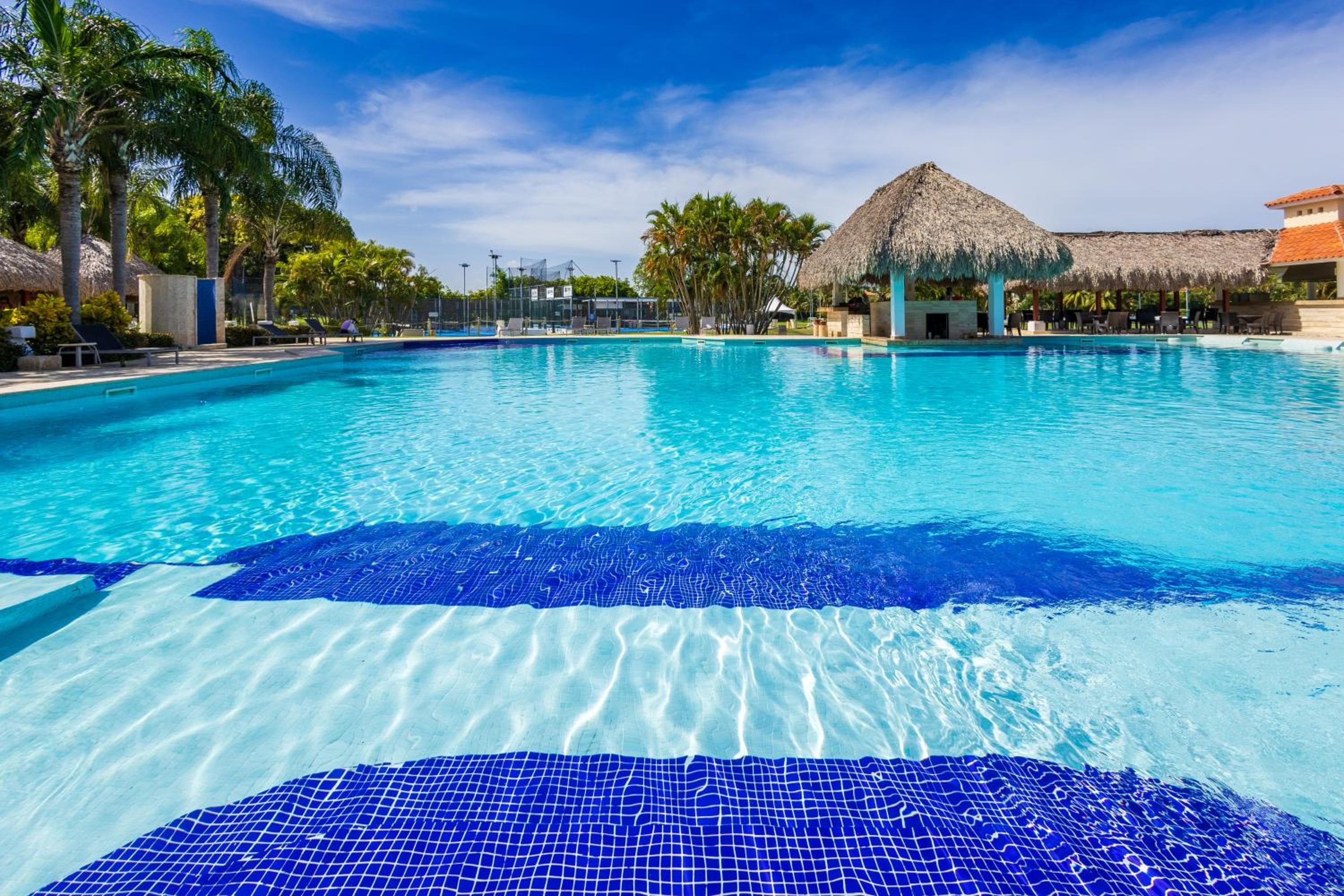 Luxury Rentals in Punta Cana - Exclusive Waterfall Villa with Private Pool, BBQ, Maid, Golf — 15