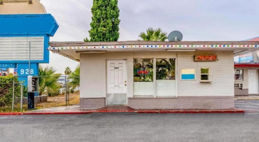 OYO Gateway Motel Las Vegas North Strip/Fremont St. Area — 11