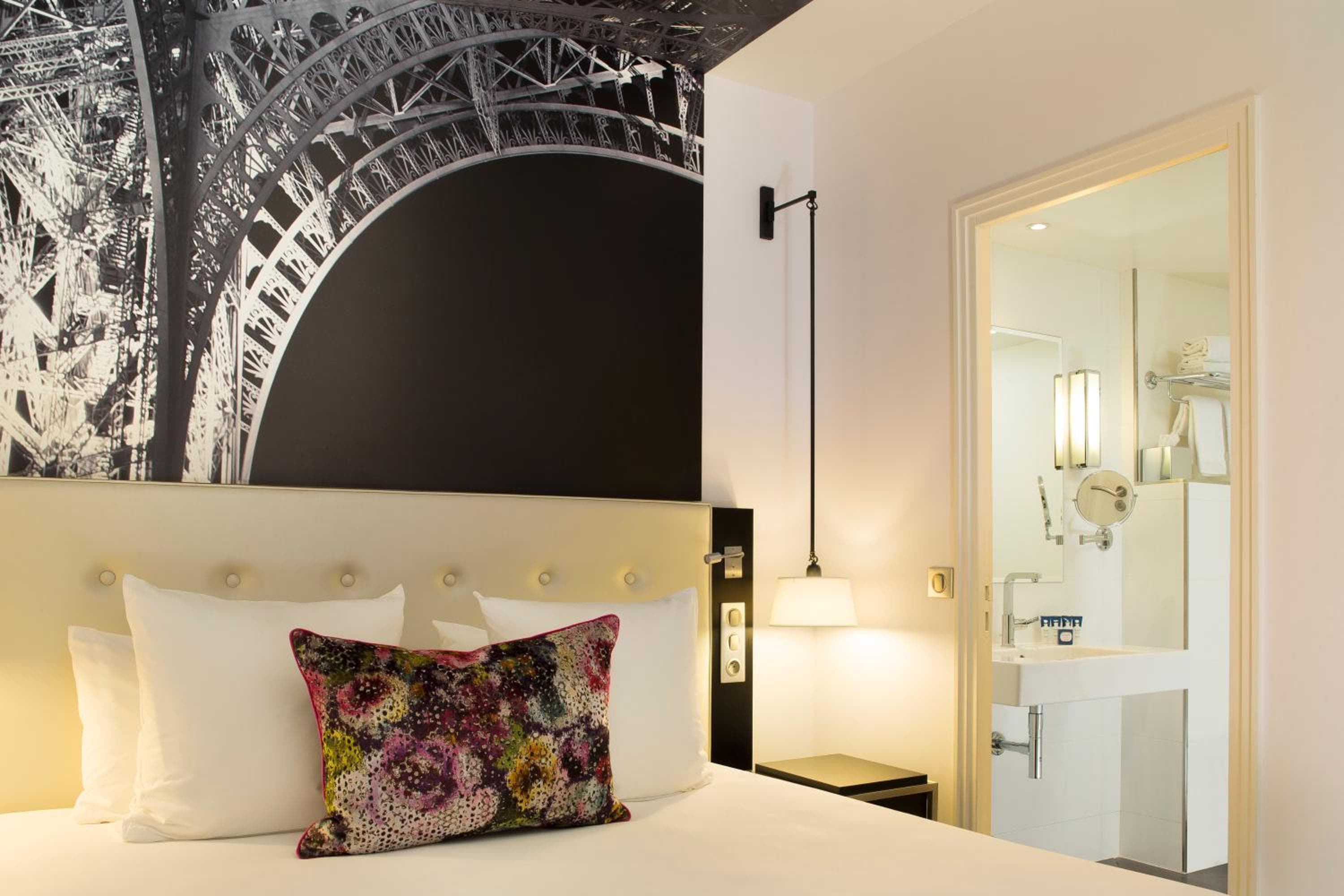 Hôtel Gustave — 11