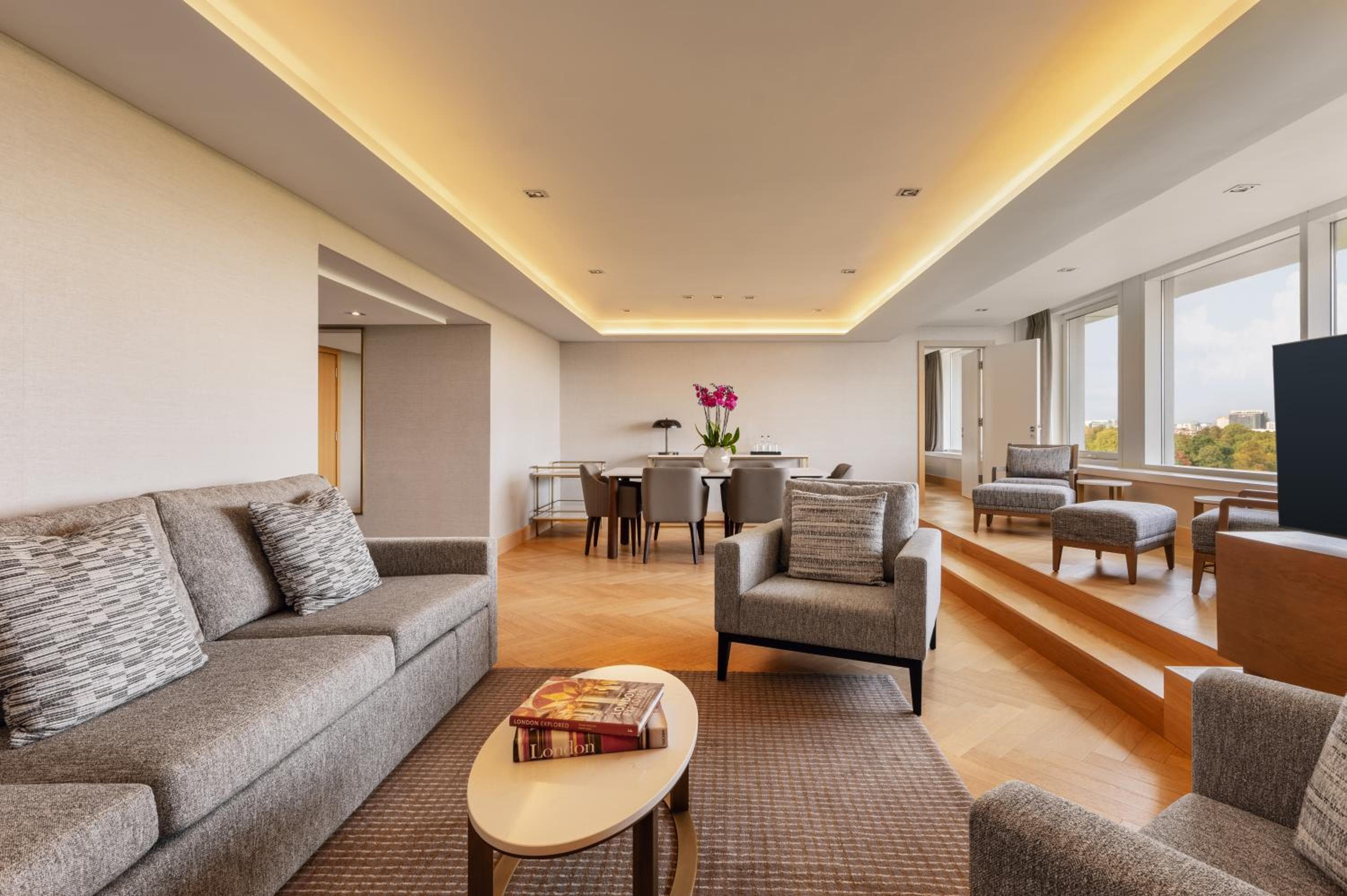 Royal Garden Hotel — 8