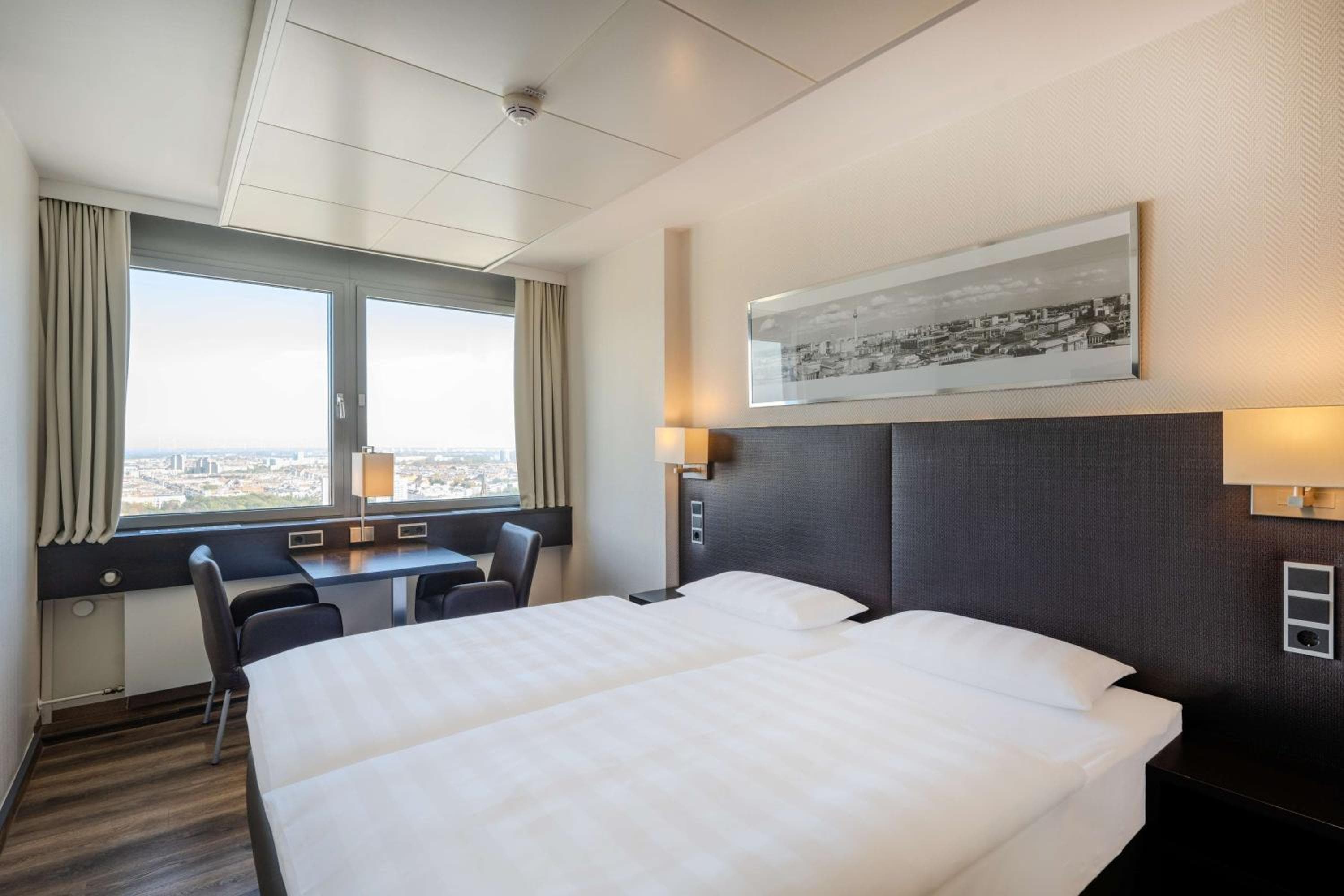 Park Inn by Radisson Berlin Alexanderplatz hotel, Alexanderplatz 7, Berlin, Germany — photo 4