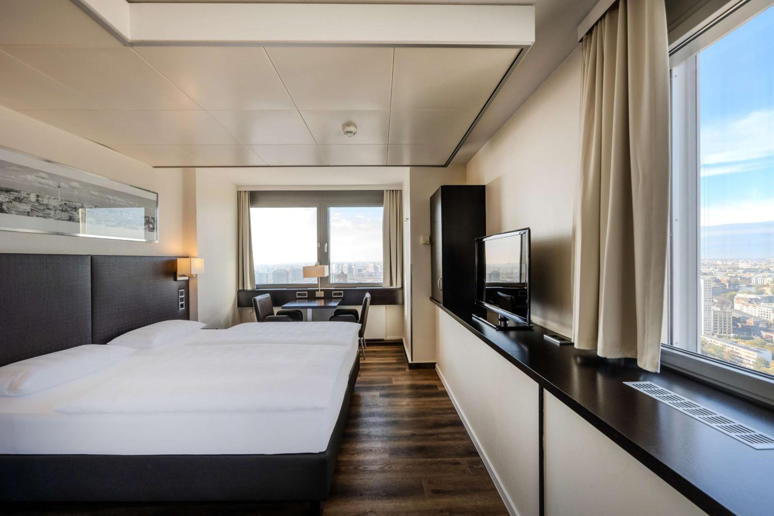 Park Inn by Radisson Berlin Alexanderplatz hotel, Alexanderplatz 7, Berlin, Germany — photo 11