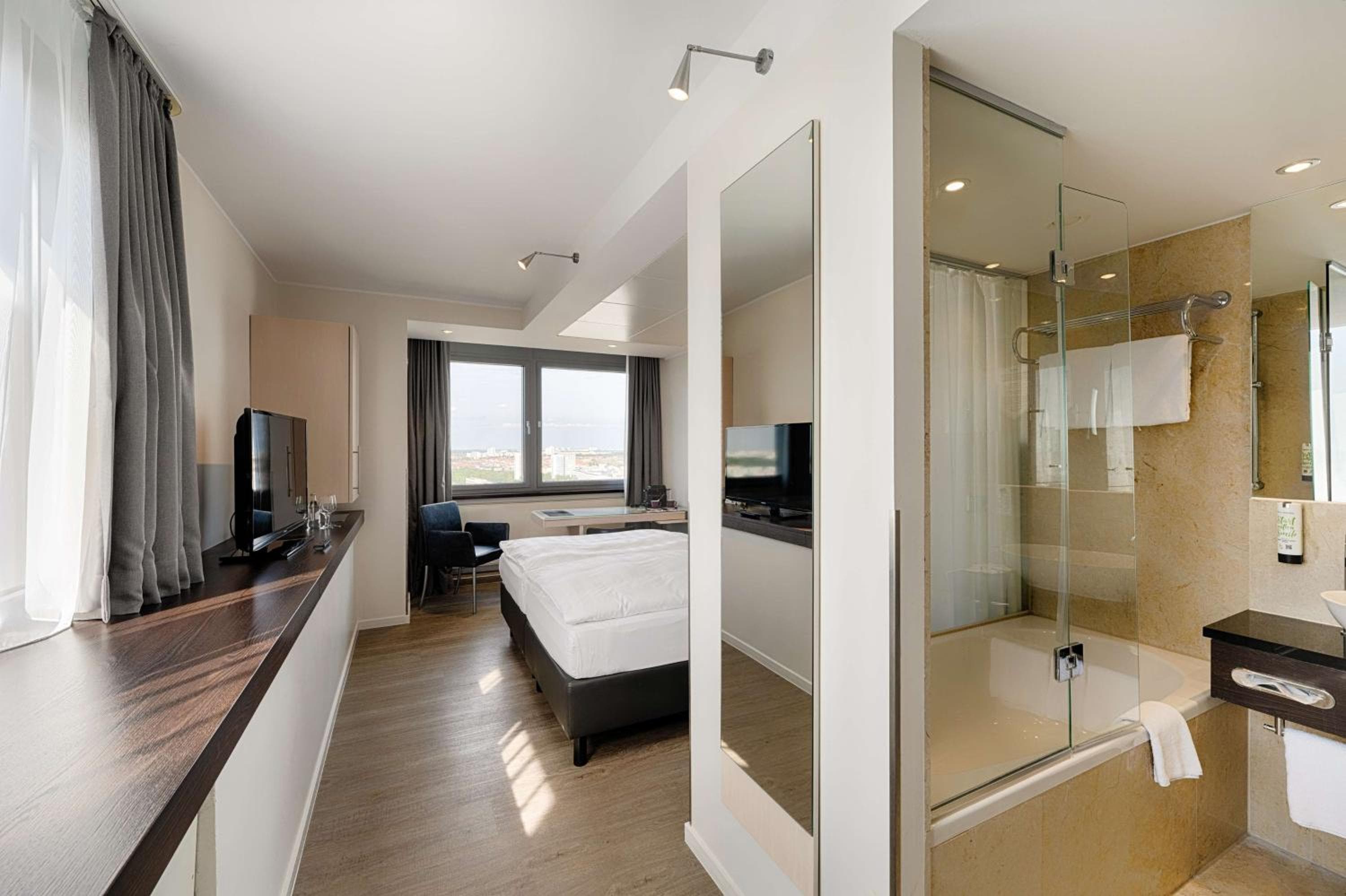 Park Inn by Radisson Berlin Alexanderplatz hotel, Alexanderplatz 7, Berlin, Germany — photo 14