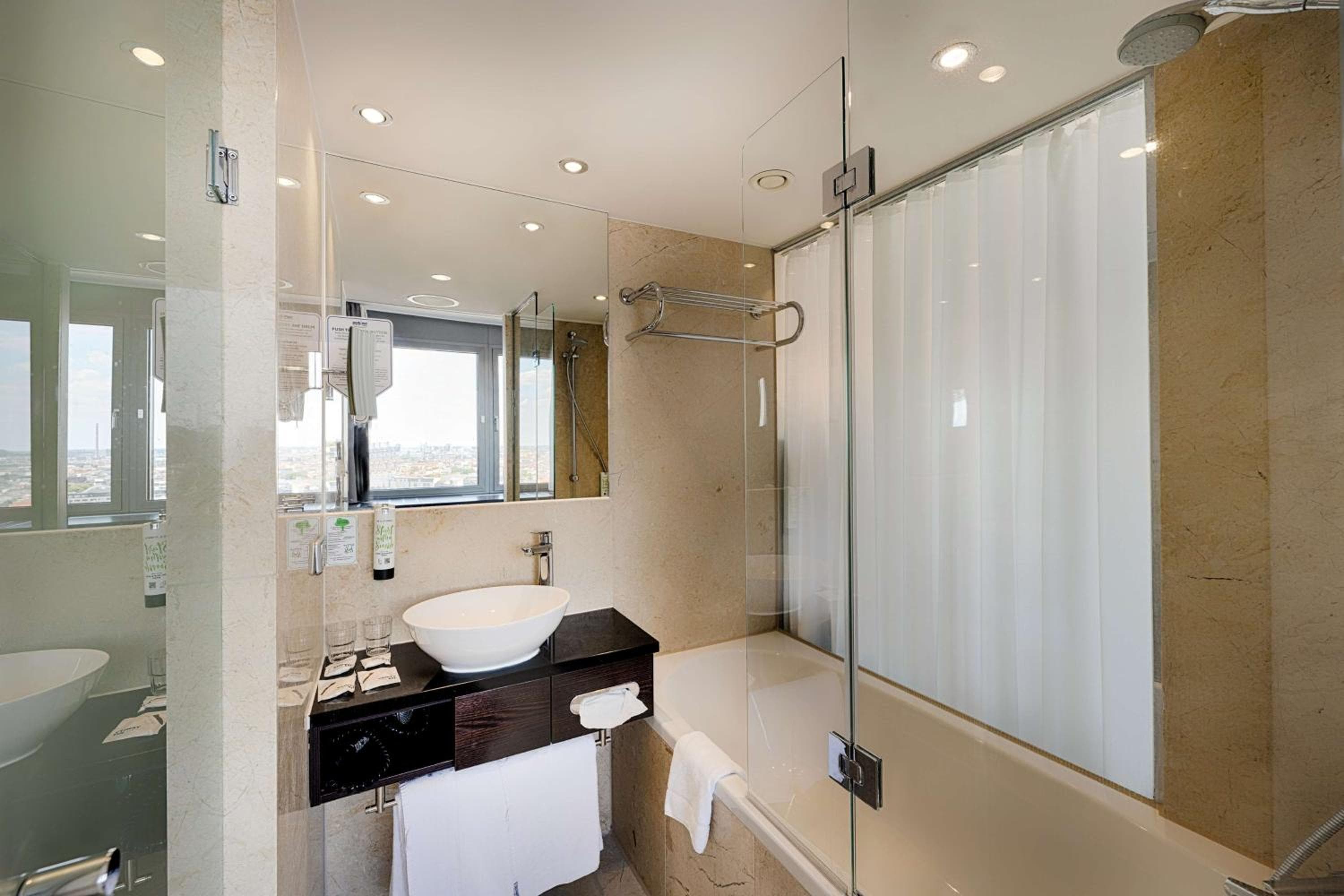 Park Inn by Radisson Berlin Alexanderplatz hotel, Alexanderplatz 7, Berlin, Germany — photo 15