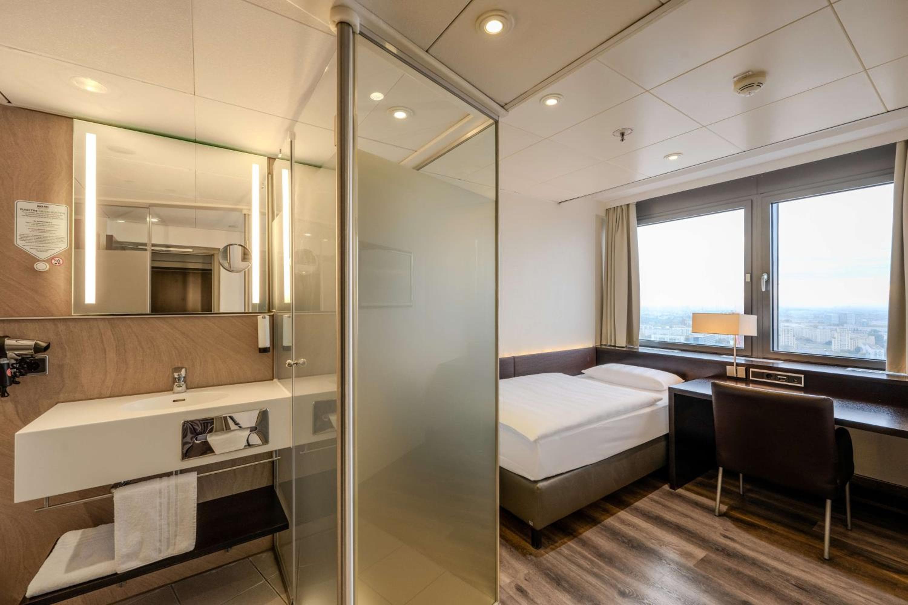 Park Inn by Radisson Berlin Alexanderplatz hotel, Alexanderplatz 7, Berlin, Germany — photo 19