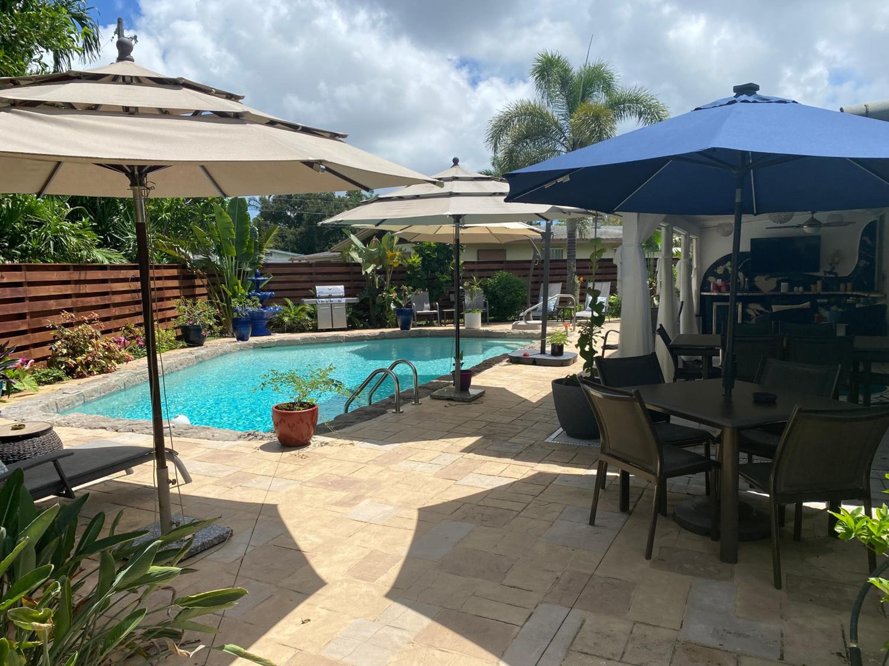 Wilton Manors A Men Only Guesthouse — 3