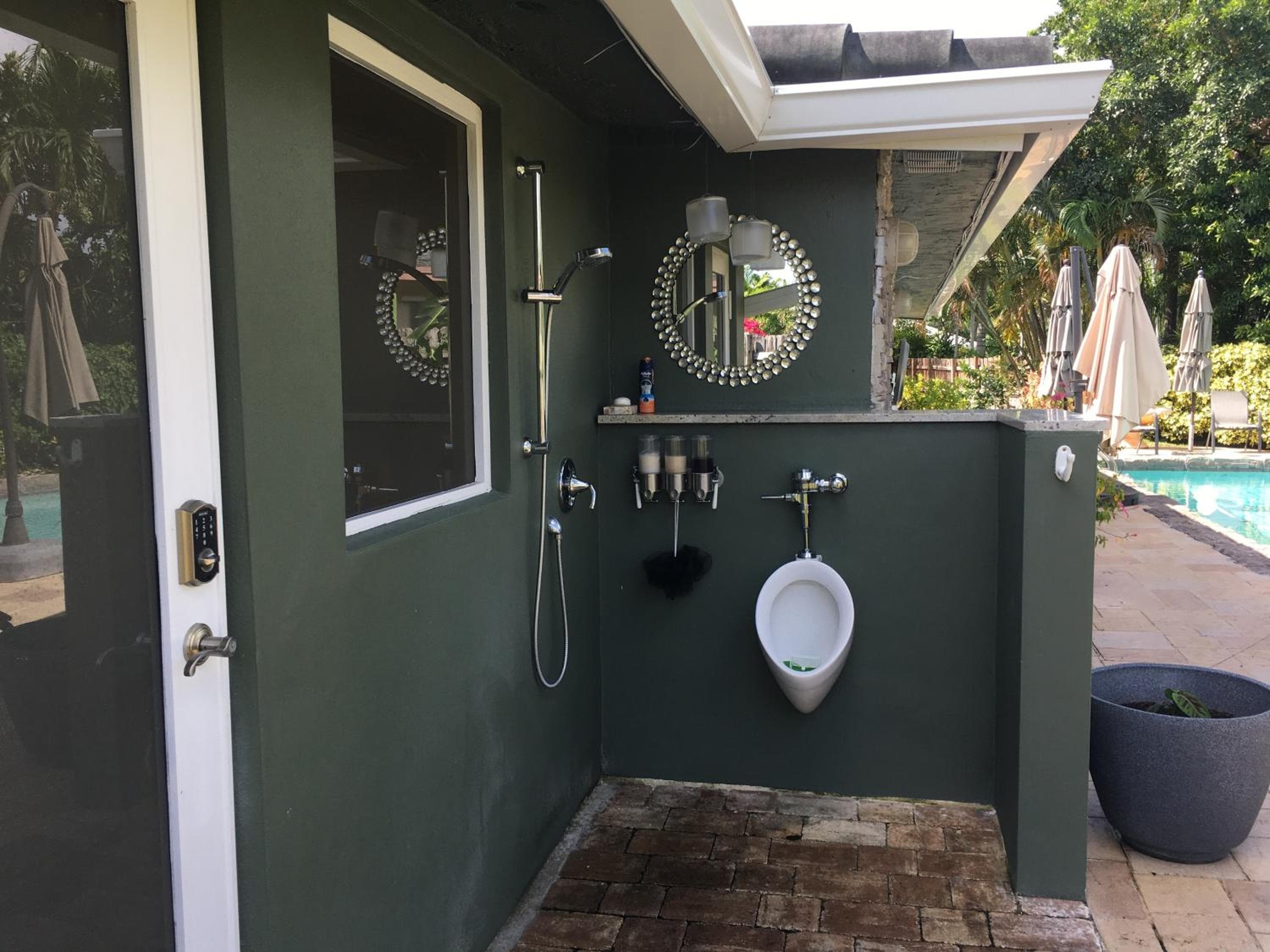 Wilton Manors A Men Only Guesthouse — 2