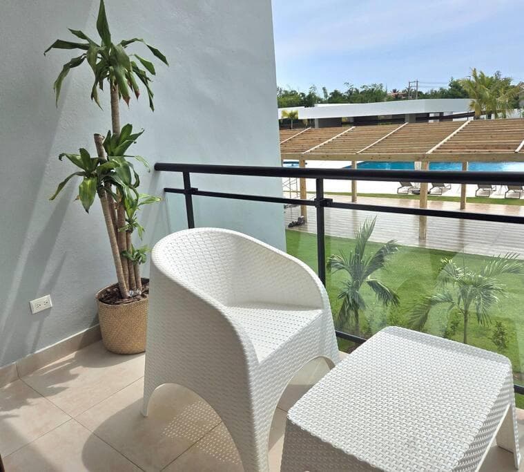 Moderno, Luminoso, Piscina, Playa cerca — 3