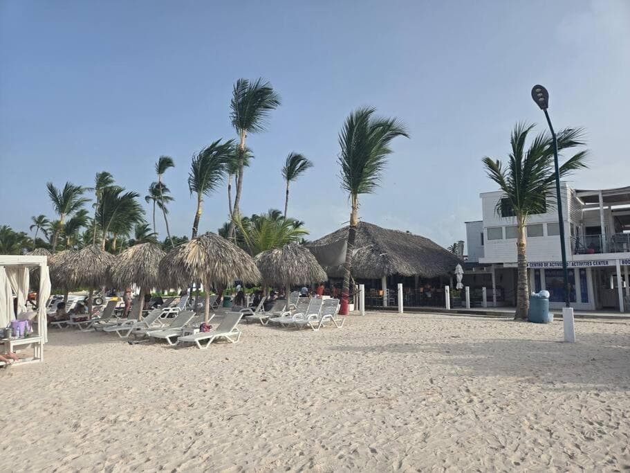 Moderno, Luminoso, Piscina, Playa cerca — 9