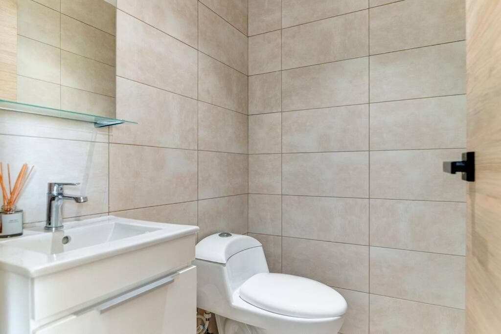 Moderno, Luminoso, Piscina, Playa cerca — 21