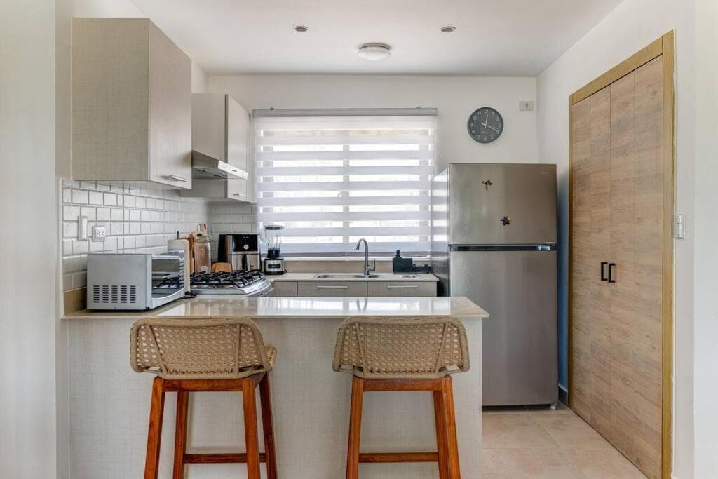 Moderno, Luminoso, Piscina, Playa cerca — 11
