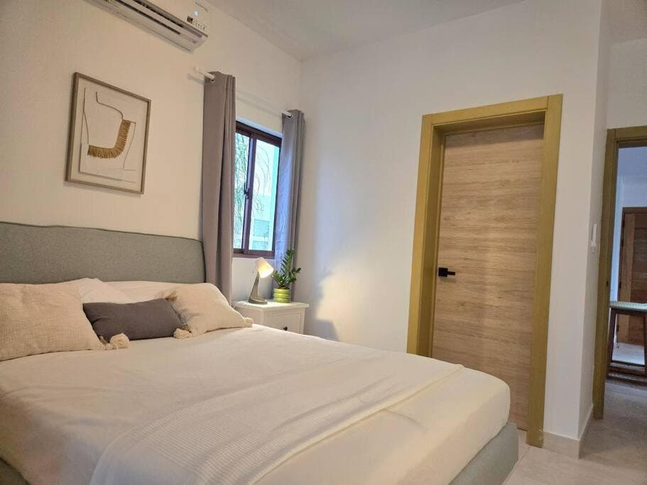 Moderno, Luminoso, Piscina, Playa cerca — 13