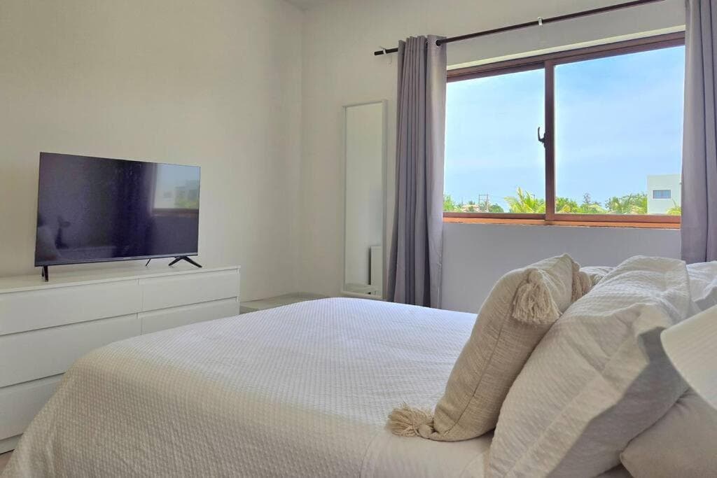 Moderno, Luminoso, Piscina, Playa cerca — 28