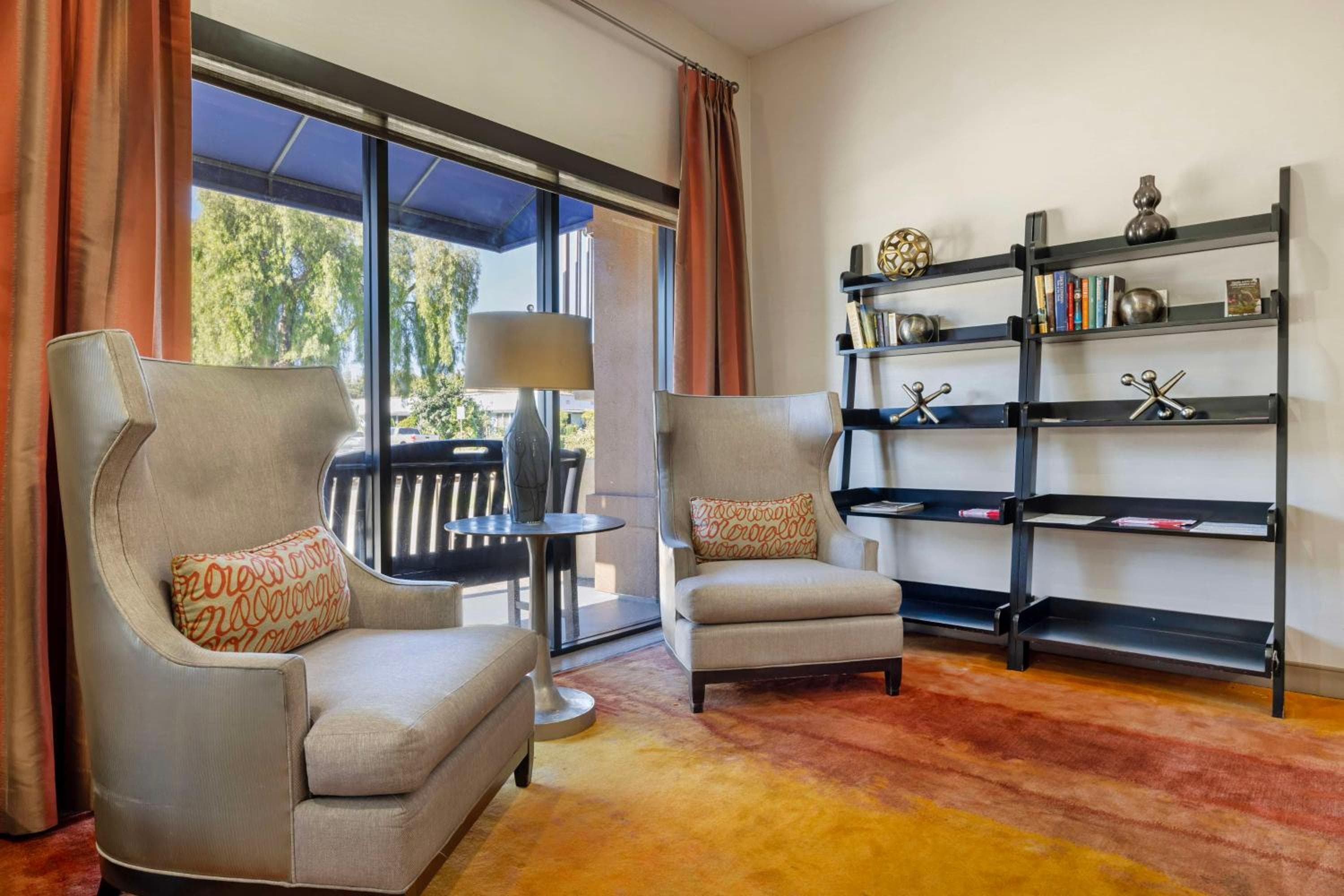 Best Western Royal Palace Inn & Suites — 11
