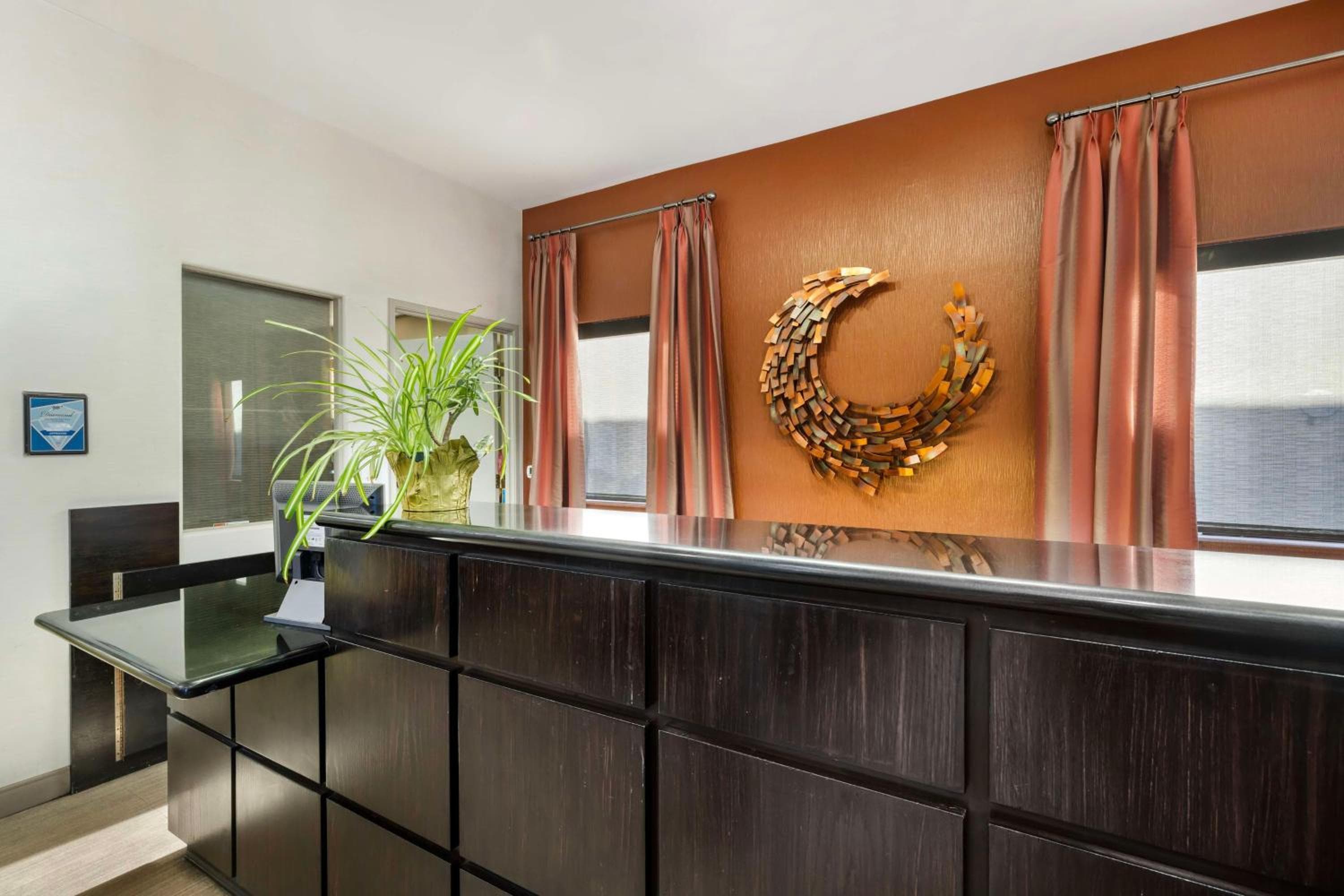 Best Western Royal Palace Inn & Suites — 6